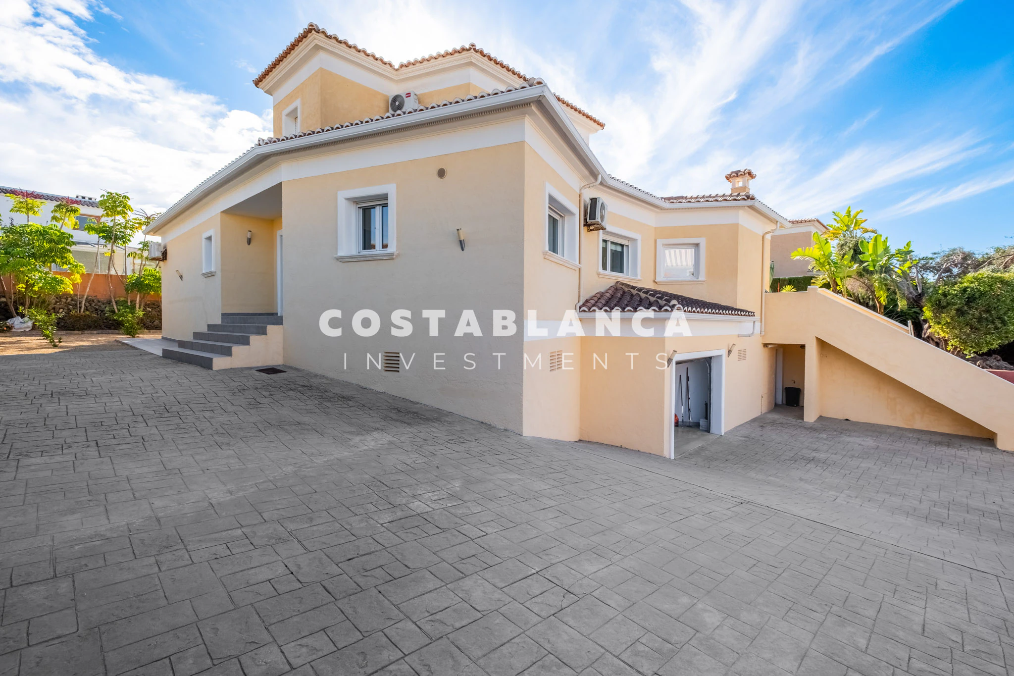 Moderne Villa in der Nähe von Stränden und Annehmlichkeiten zu verkaufen in Calpe