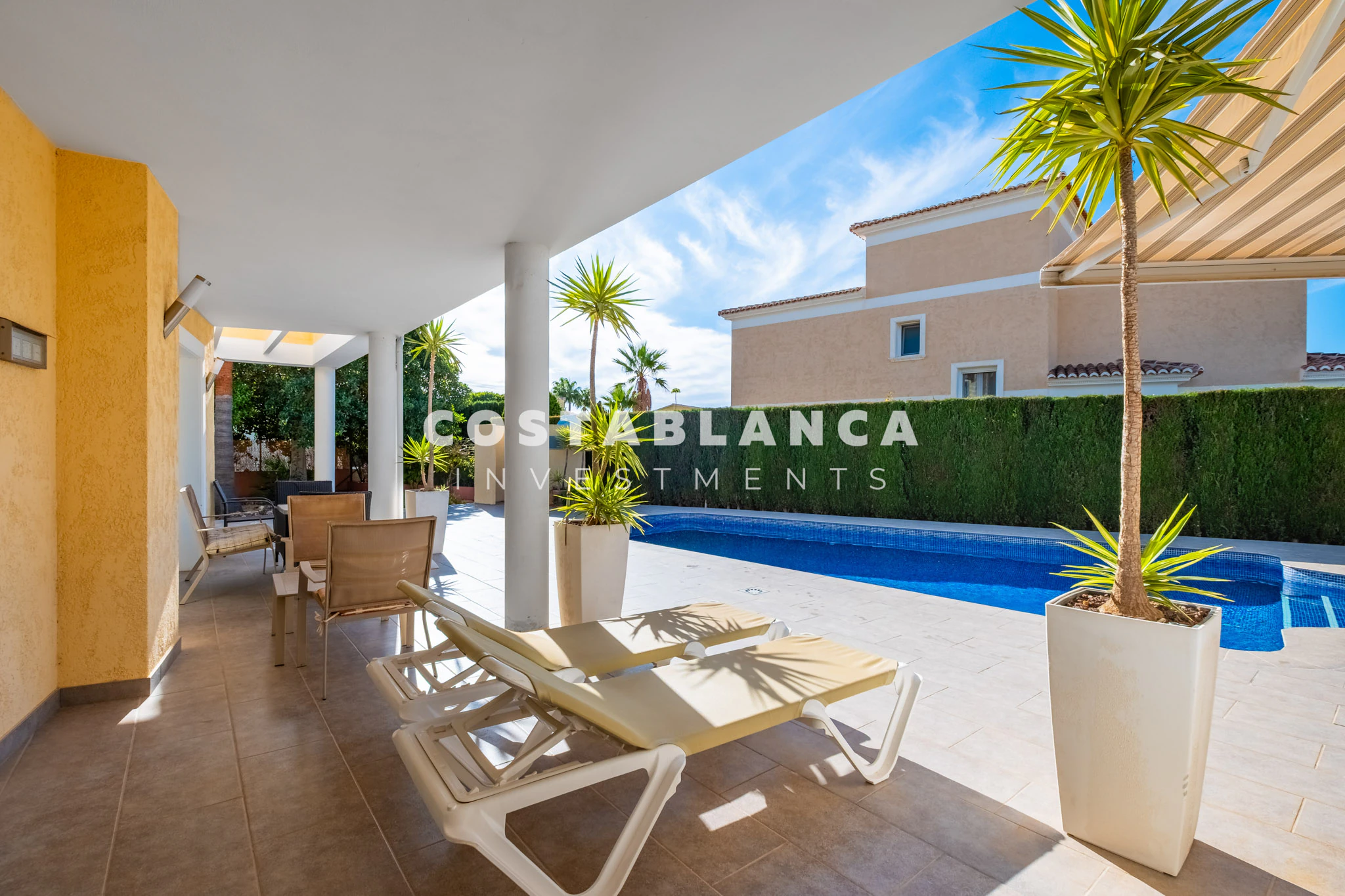 Moderne Villa in der Nähe von Stränden und Annehmlichkeiten zu verkaufen in Calpe
