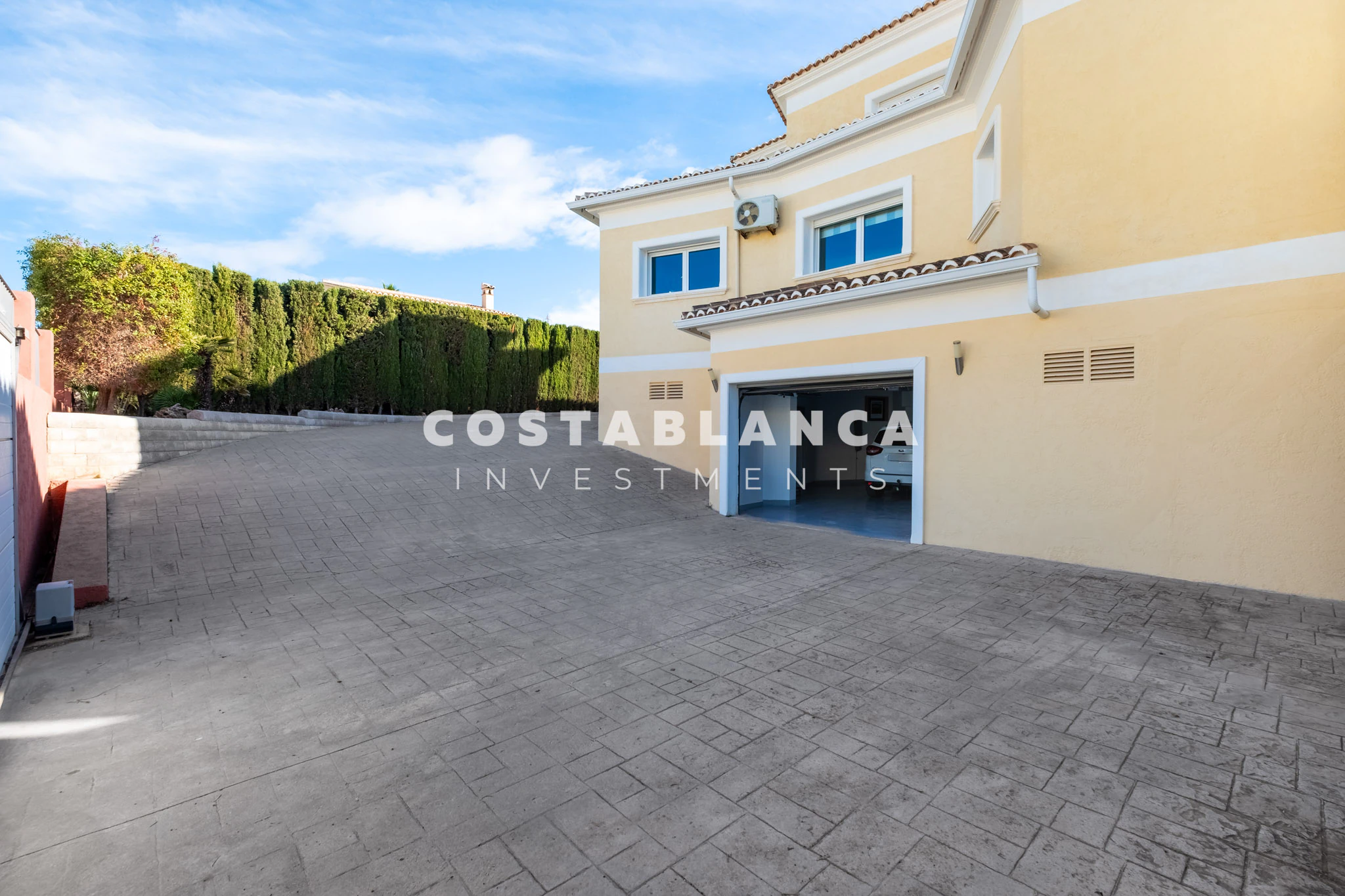 Moderne Villa in der Nähe von Stränden und Annehmlichkeiten zu verkaufen in Calpe