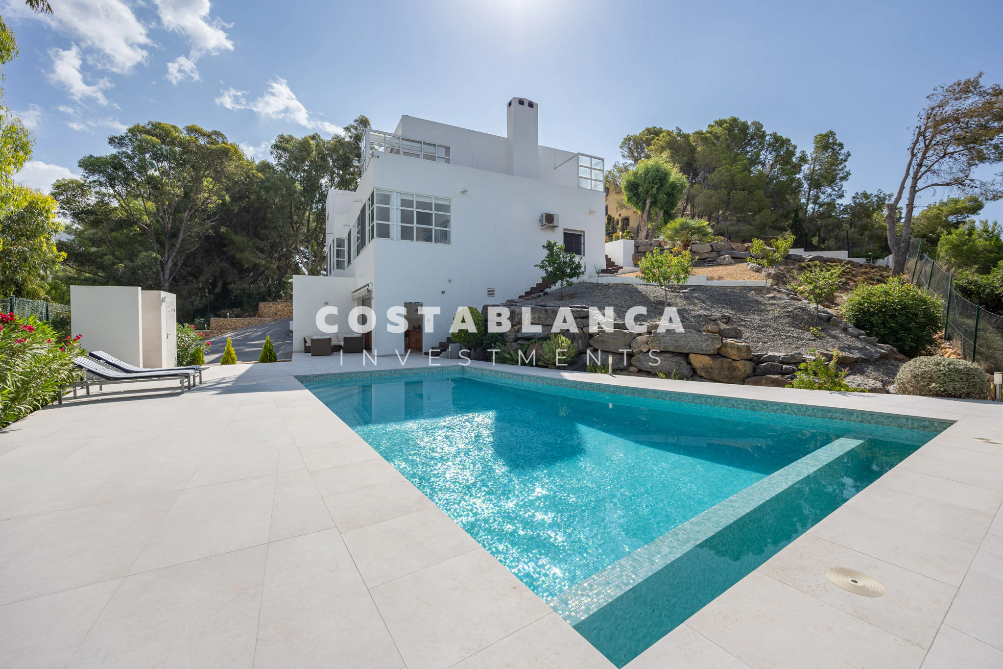 Villa spacieuse à vendre à Altea la Vella avec vue sur la mer et accès au terrain de golf