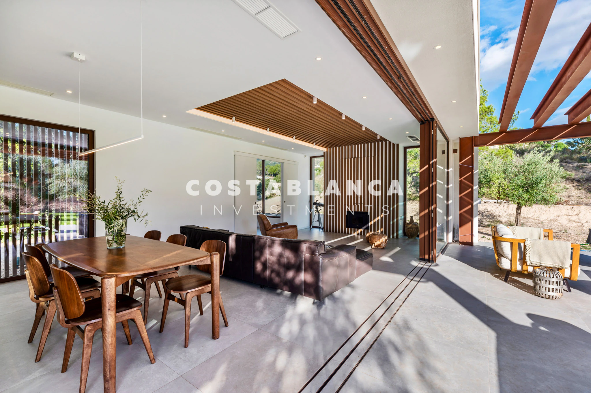 Luxury Modern Finca with Privacy and Nature