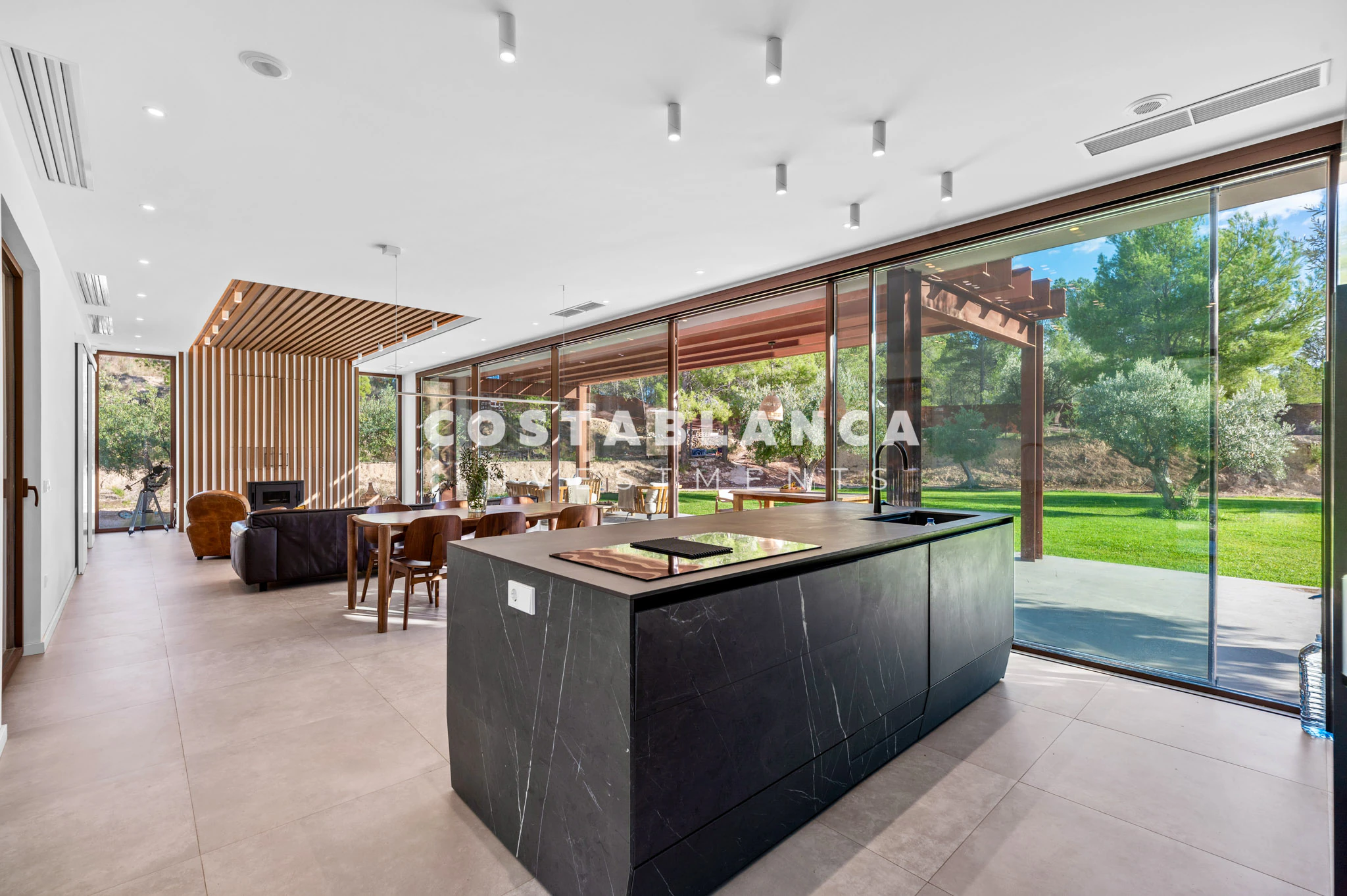Luxury Modern Finca with Privacy and Nature