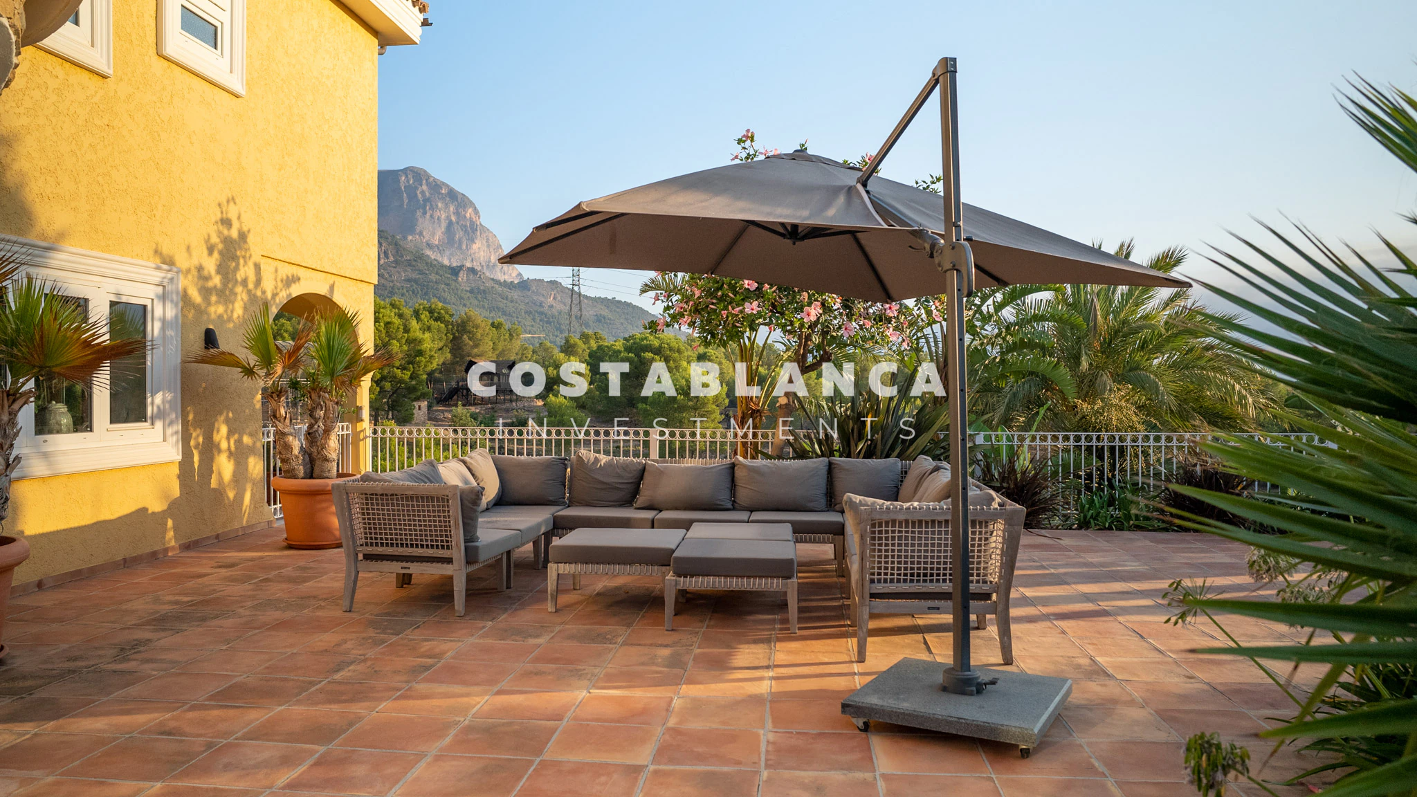 Chalet de lujo con parcela de 32000m2 en venta en la Nucía