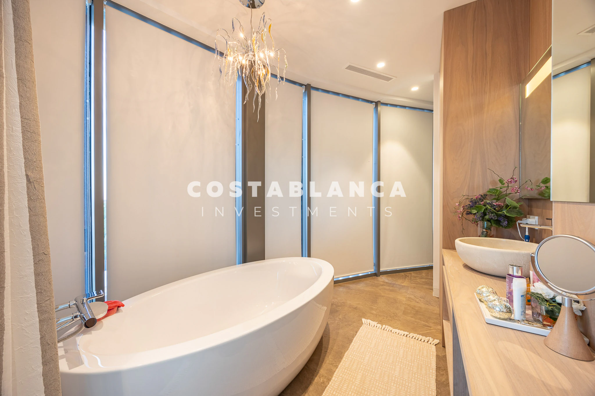 Moderne designvilla met zeezicht te koop in Finestrat