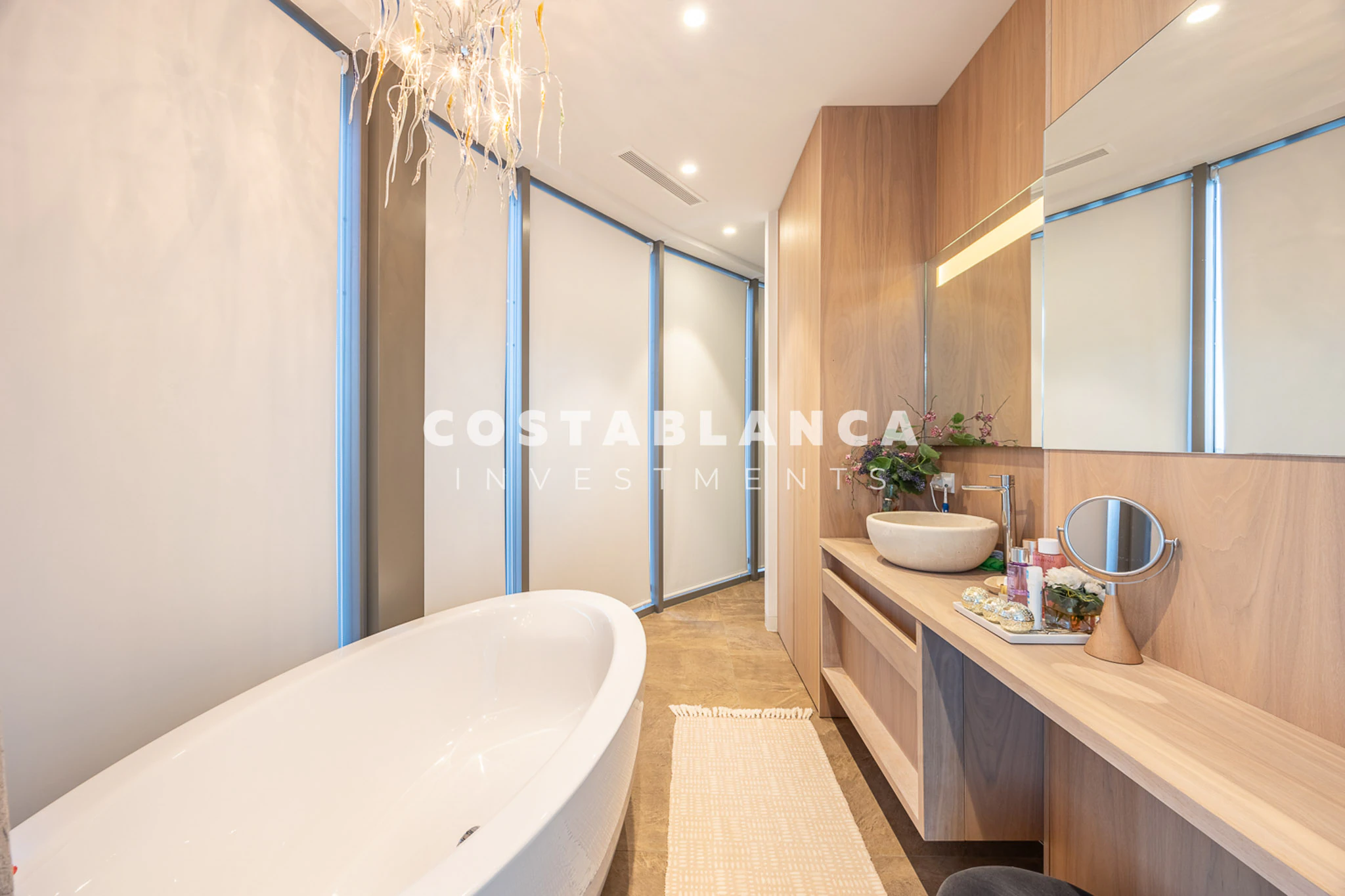 Moderne designvilla met zeezicht te koop in Finestrat