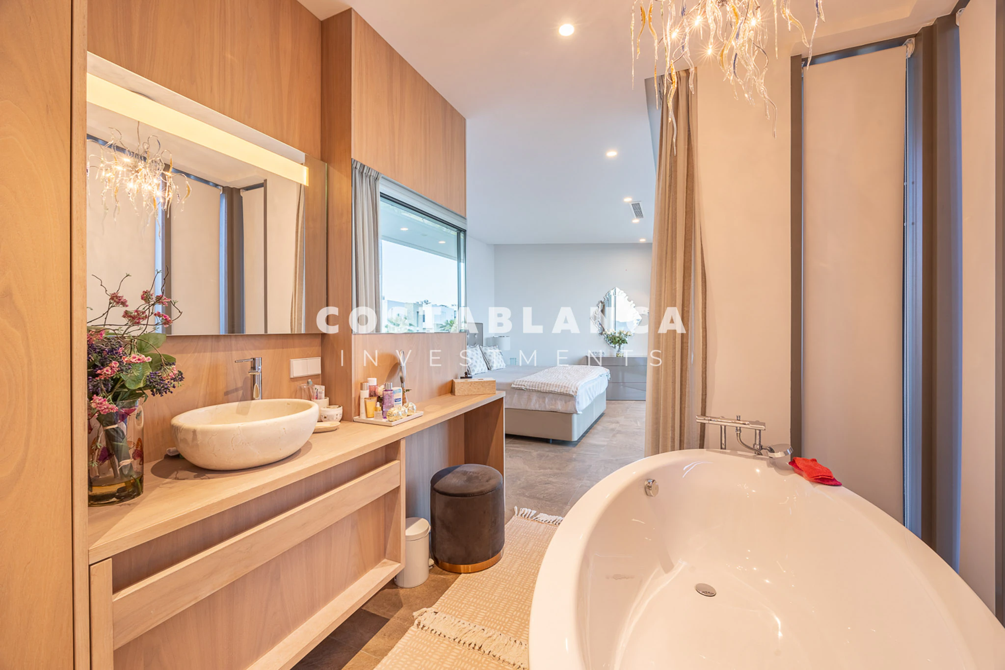 Moderne designvilla met zeezicht te koop in Finestrat
