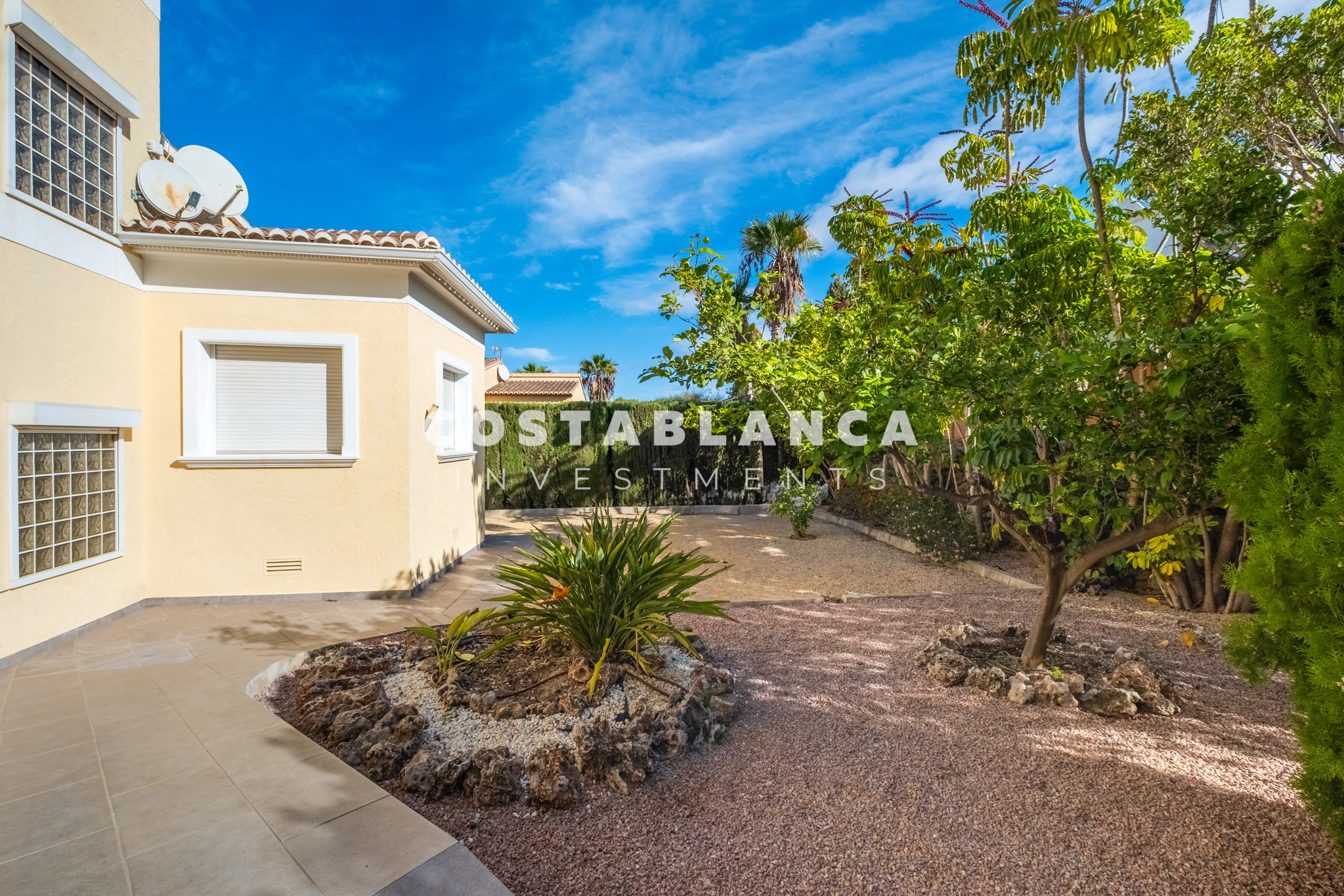 Moderne Villa in der Nähe von Stränden und Annehmlichkeiten zu verkaufen in Calpe