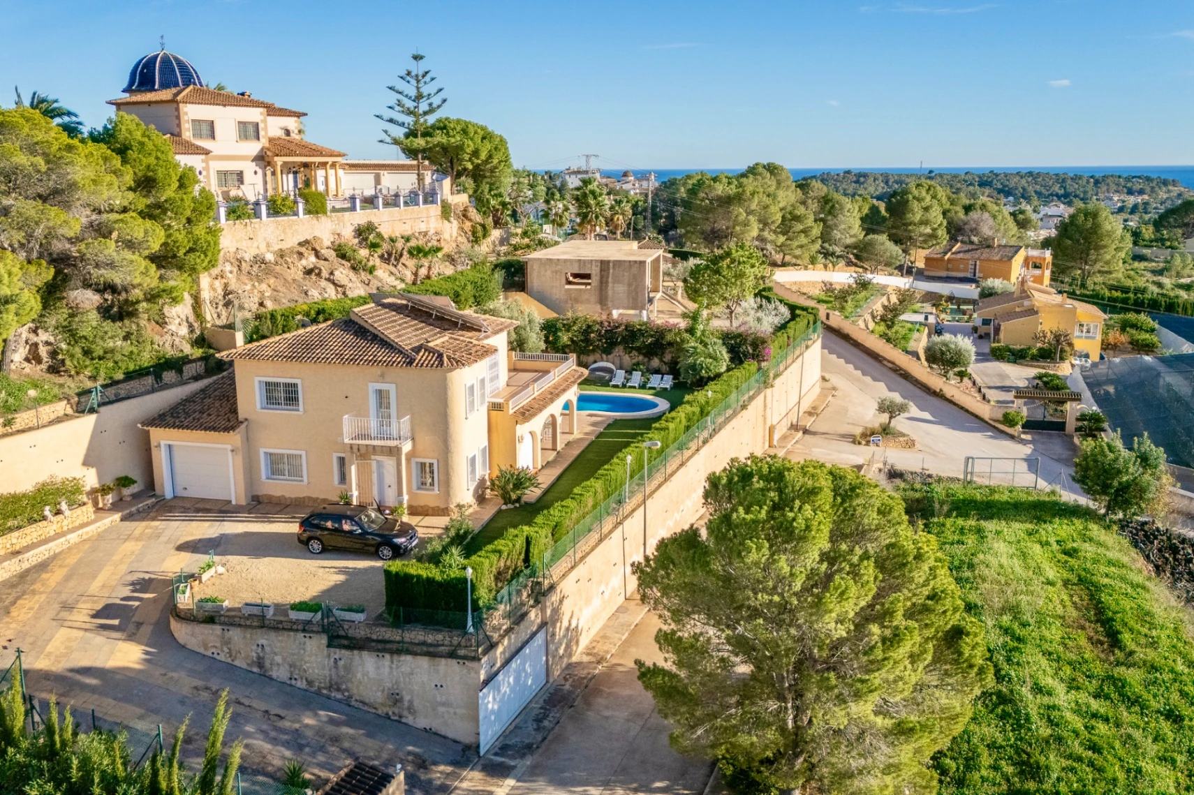 Two-story Mediterranean villa with Garage for Sale in Alhama Springs