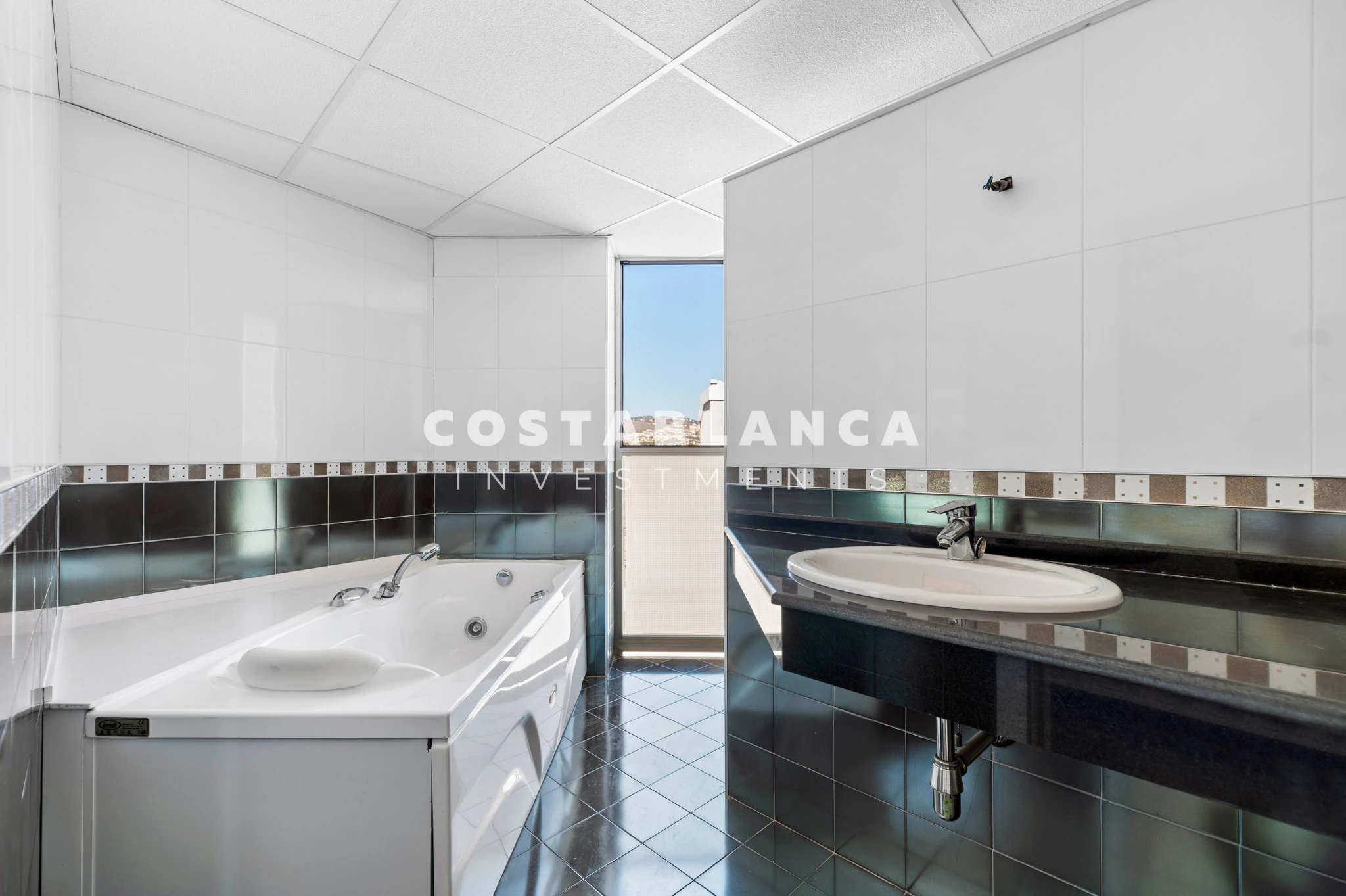 Duplex for Sale in Calpe With Beautiful Sea Views