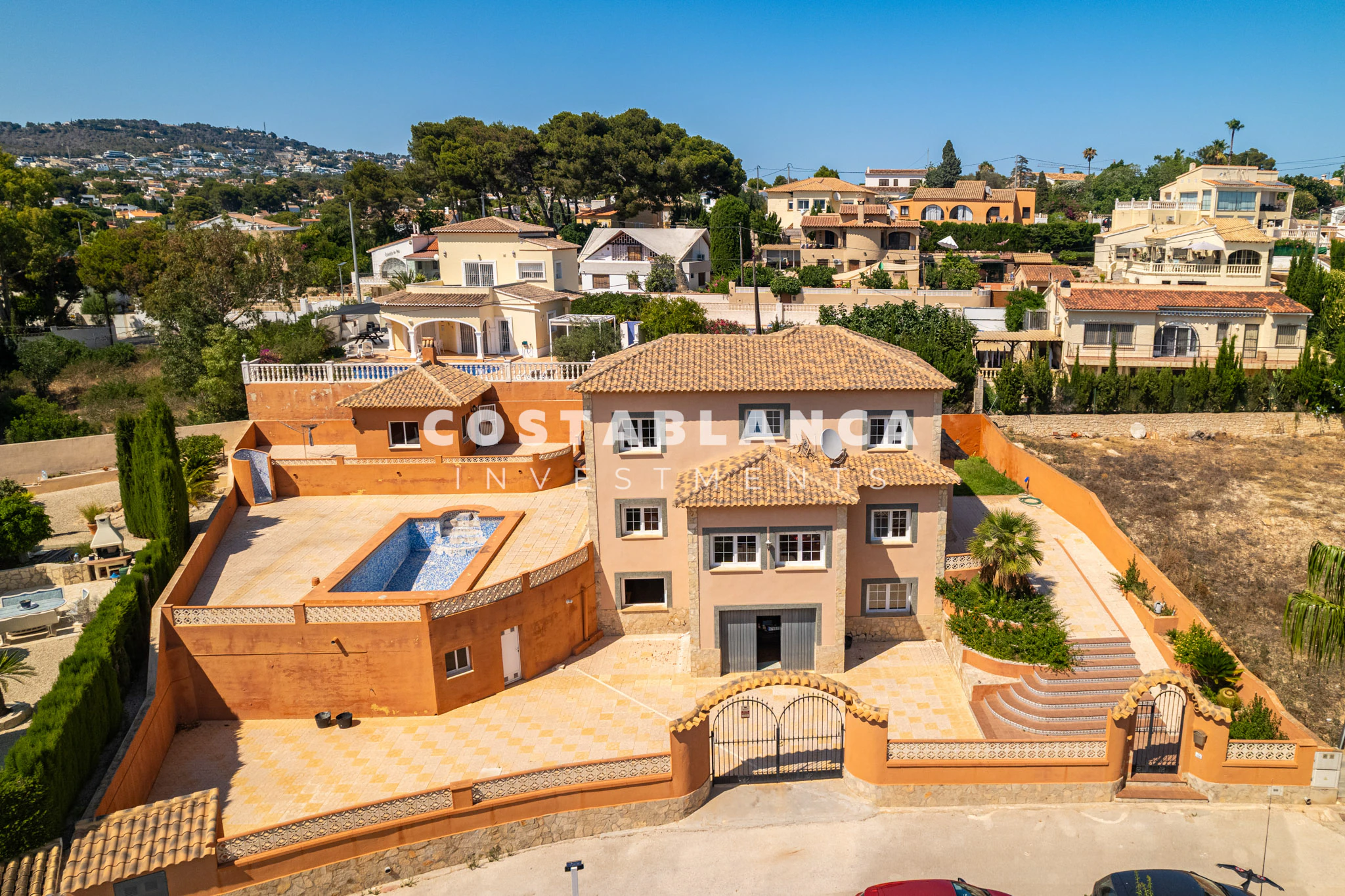 Beautiful Villa in Calpe with Large Garden, Pool, and Sea Views