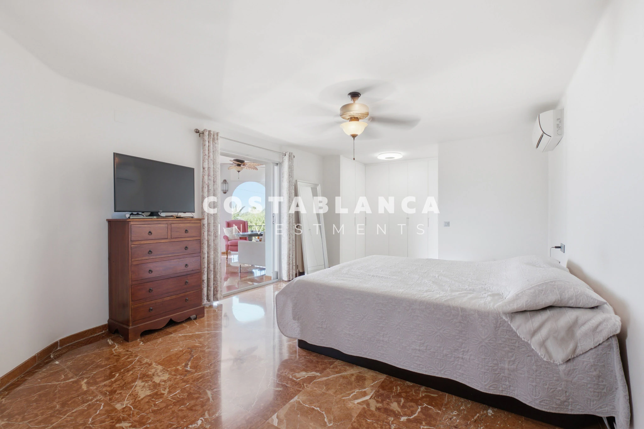 Beautiful Sea View Villa with Saltwater Pool for Sale in Alfaz Del Pi