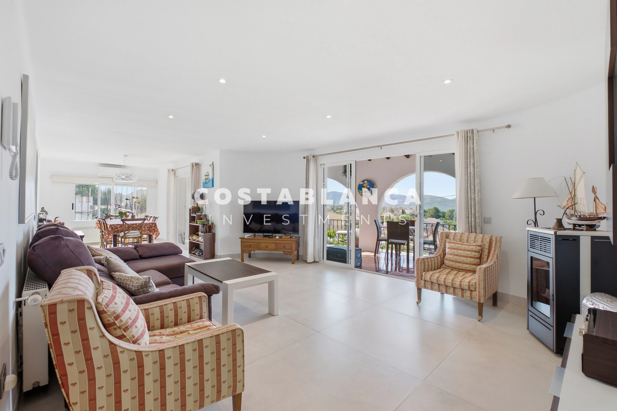 Beautiful Sea View Villa with Saltwater Pool for Sale in Alfaz Del Pi