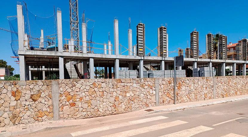 terraced à la vente à Denia
