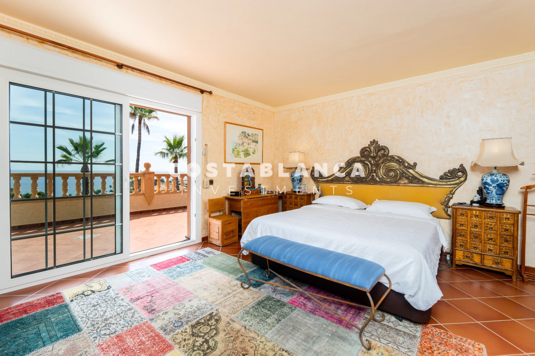 Villa de lujo con vistas al mar y piscinas cubiertas y al aire libre en venta en Benissa