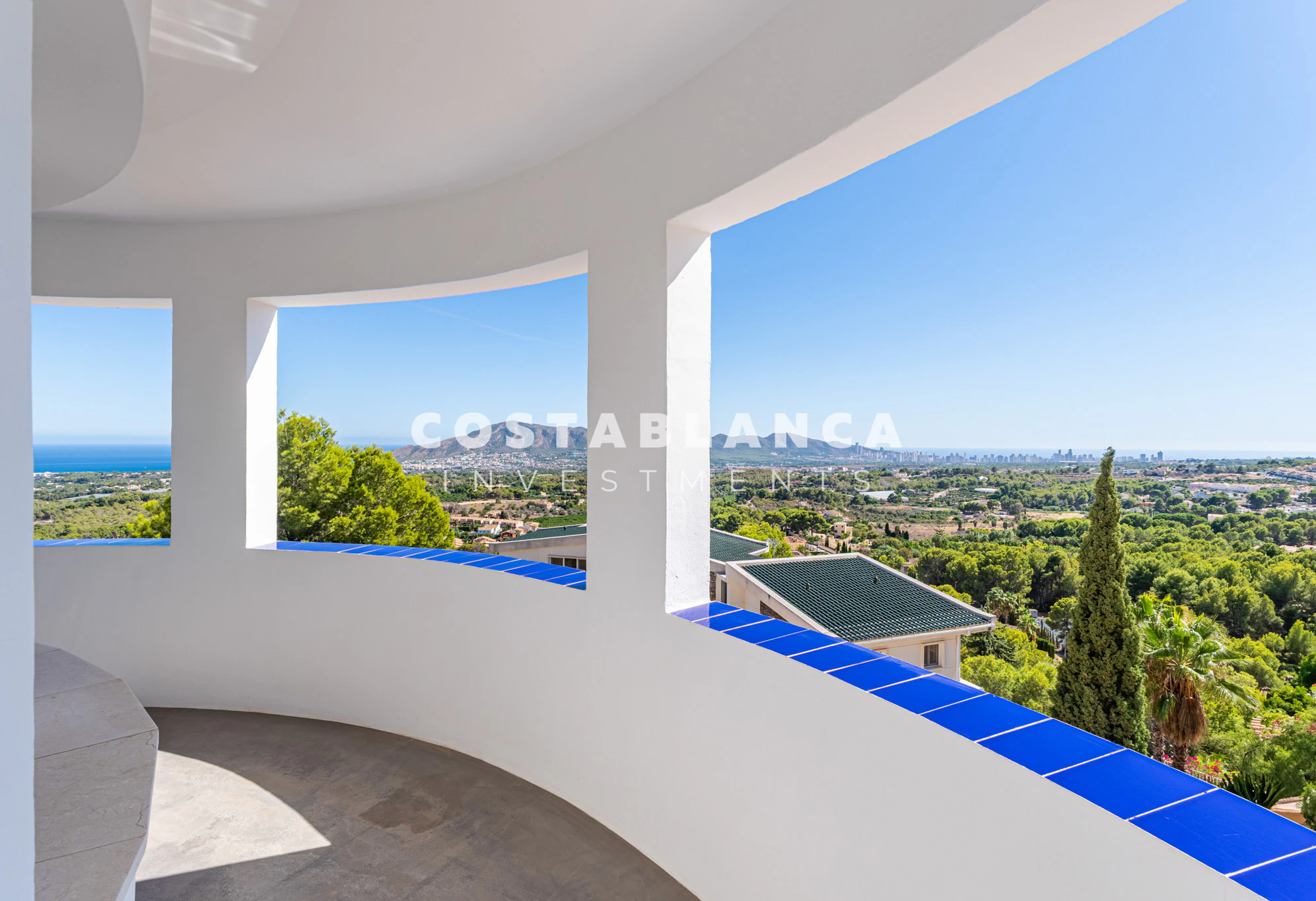 Einzigartige Villa mit atemberaubendem Meerblick zum Verkauf in Cautivador, Alfàs del Pi