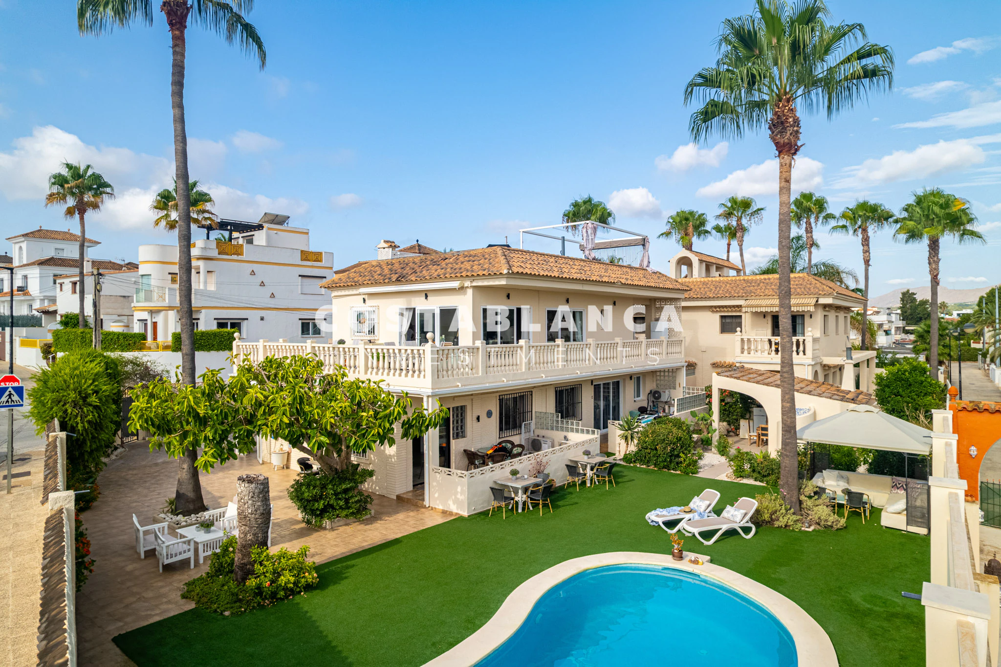 Spacious 7-Unit Villa in the Heart of Albir with Pool and Mountain Views