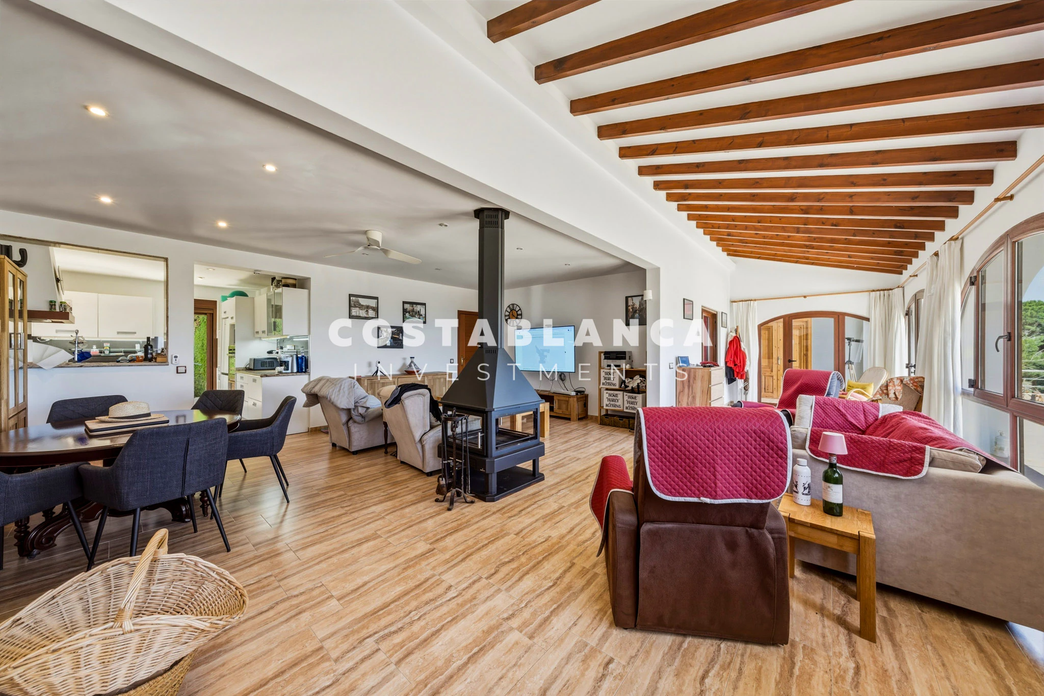 Moderne mediterrane Villa mit beheiztem Pool und offenem Blick zu verkaufen in Moraira