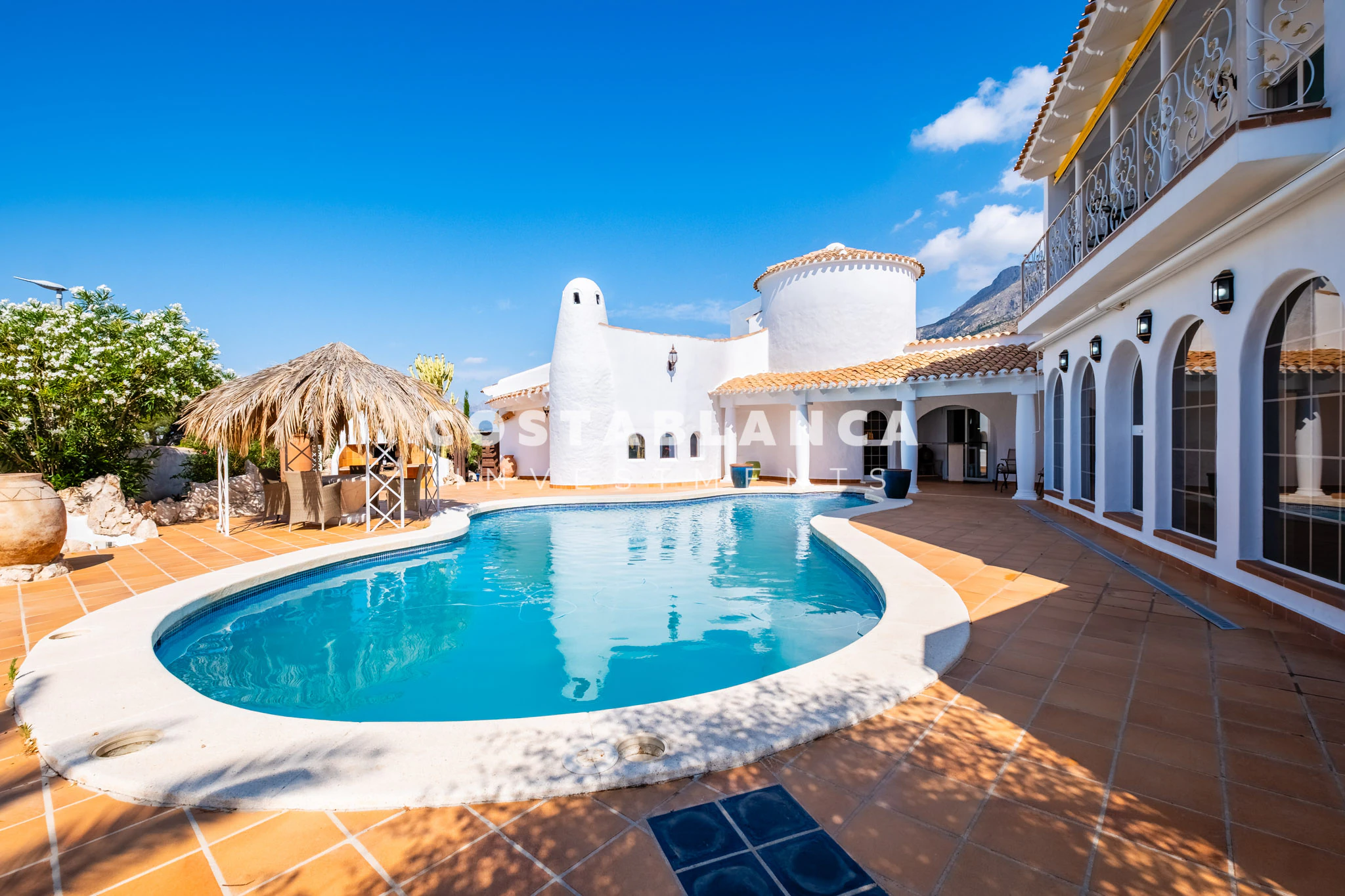 Luxury Sea View Villa with Independent Guest House  for Sale in Altea