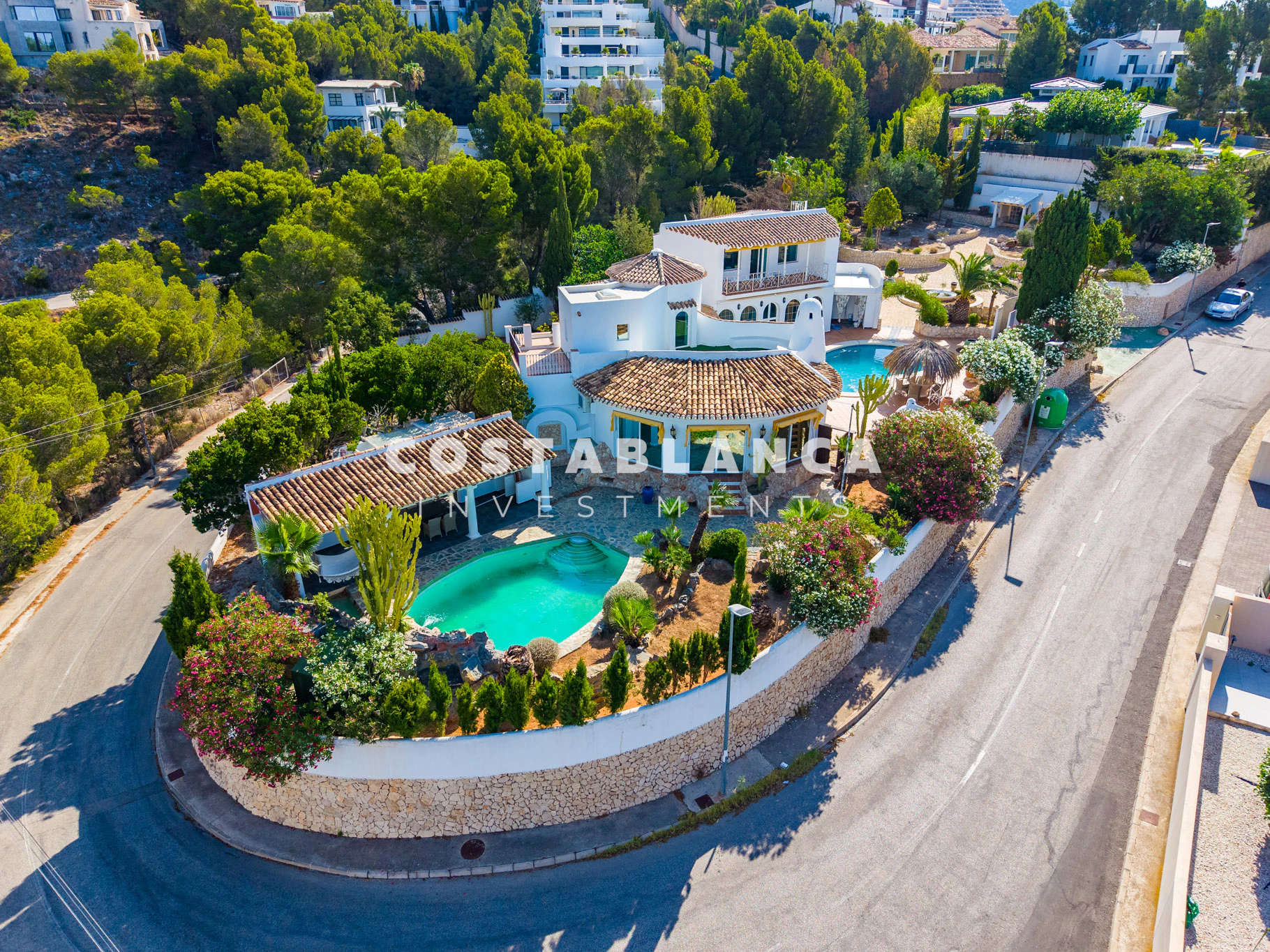 Luxury Sea View Villa with Independent Guest House  for Sale in Altea