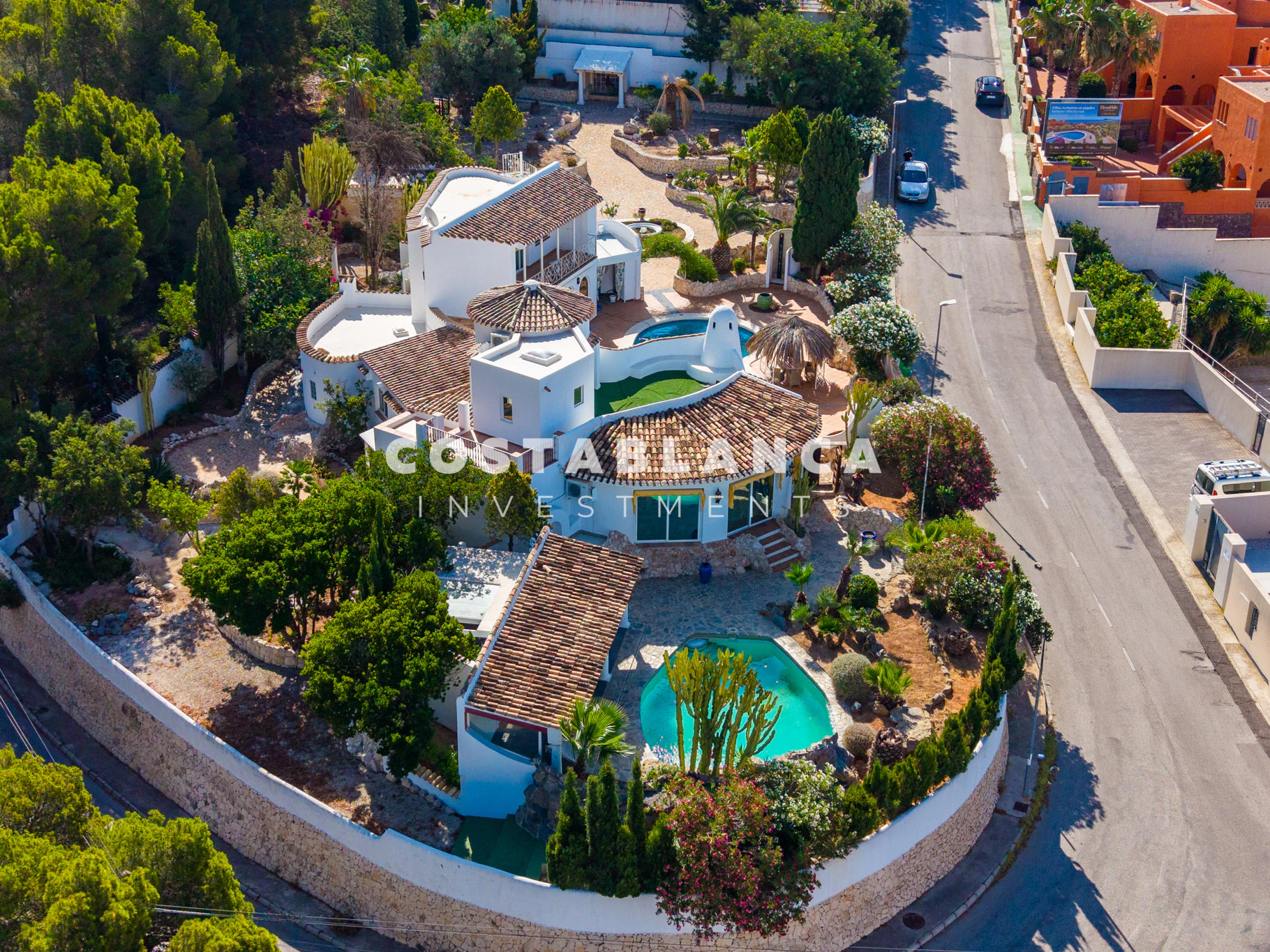 Luxury Sea View Villa with Independent Guest House  for Sale in Altea