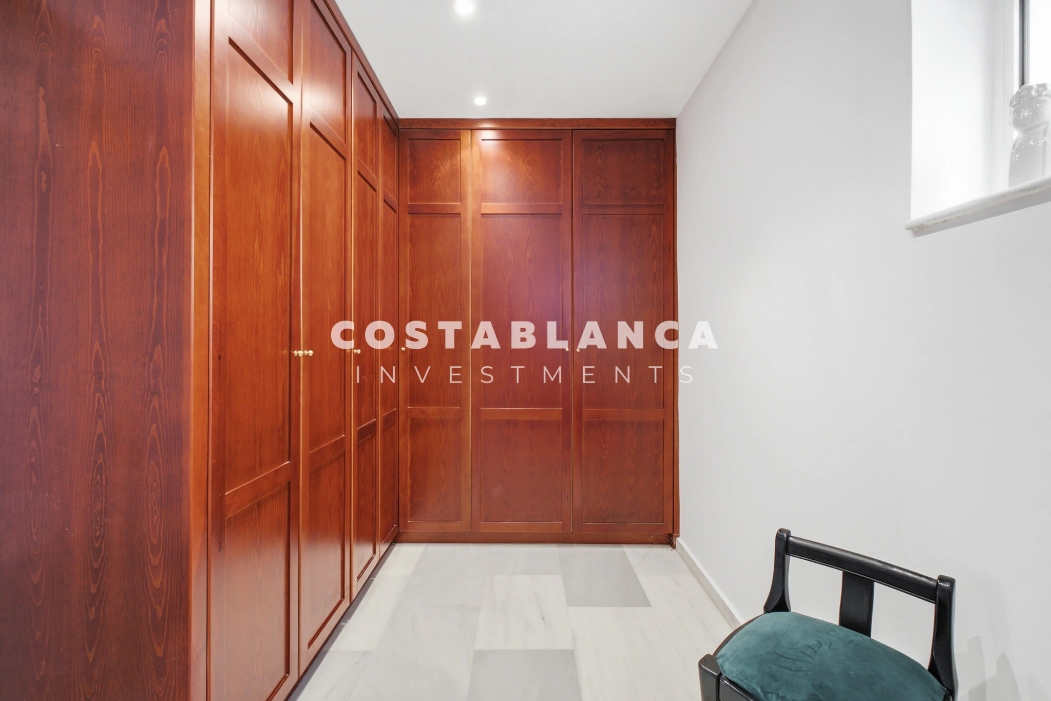 Luxury Sea View Villa with Independent Guest House  for Sale in Altea