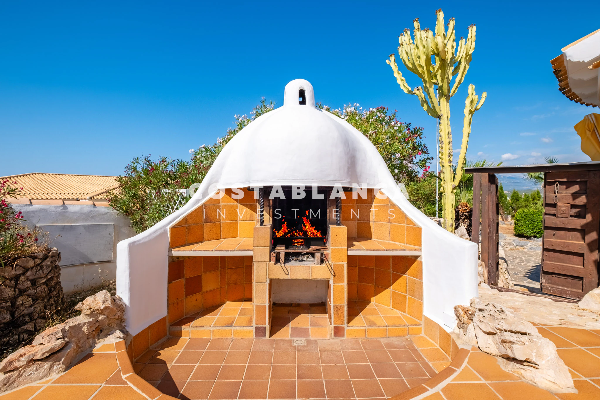 Luxury Sea View Villa with Independent Guest House  for Sale in Altea