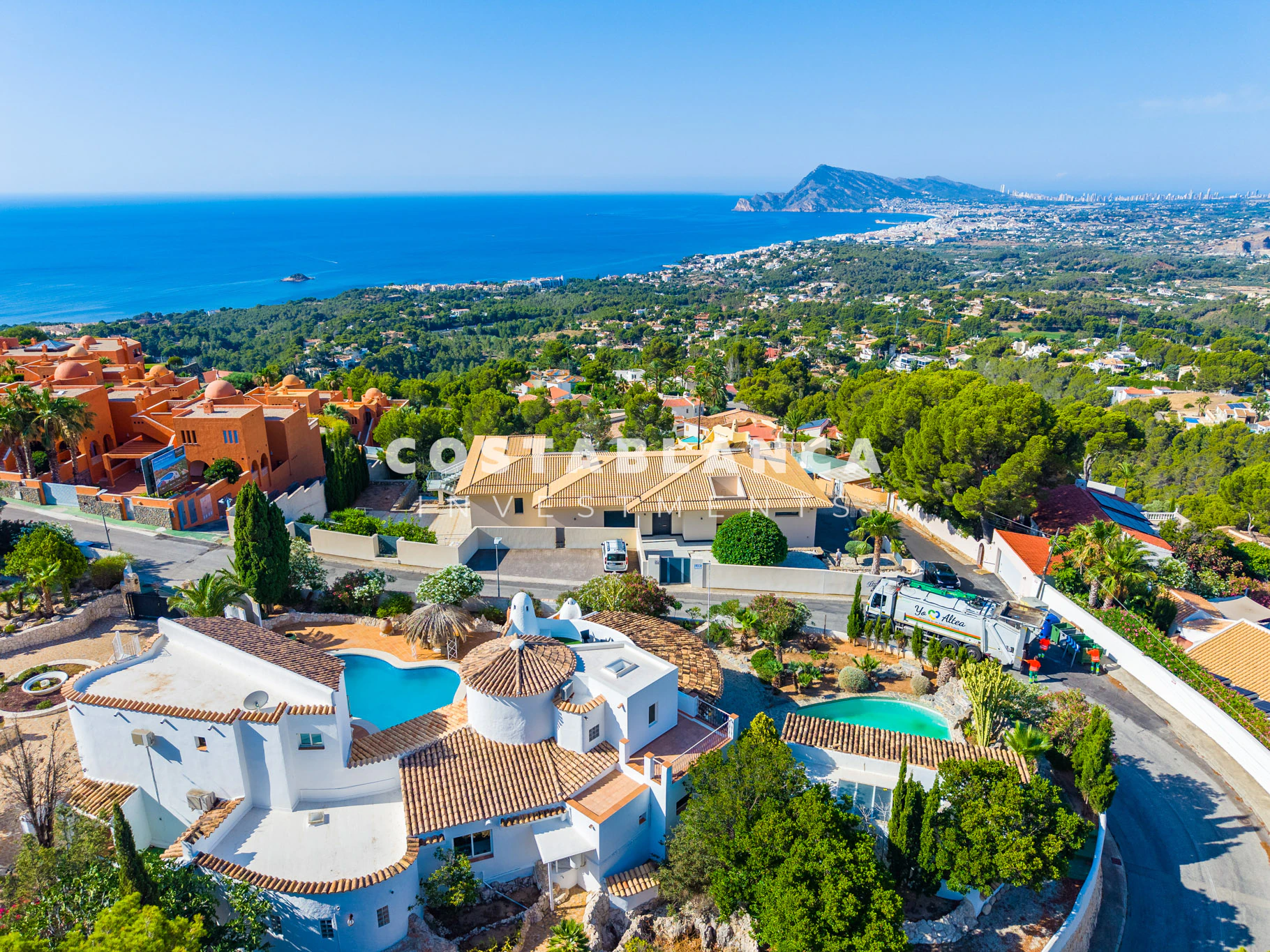 Luxury Sea View Villa with Independent Guest House  for Sale in Altea