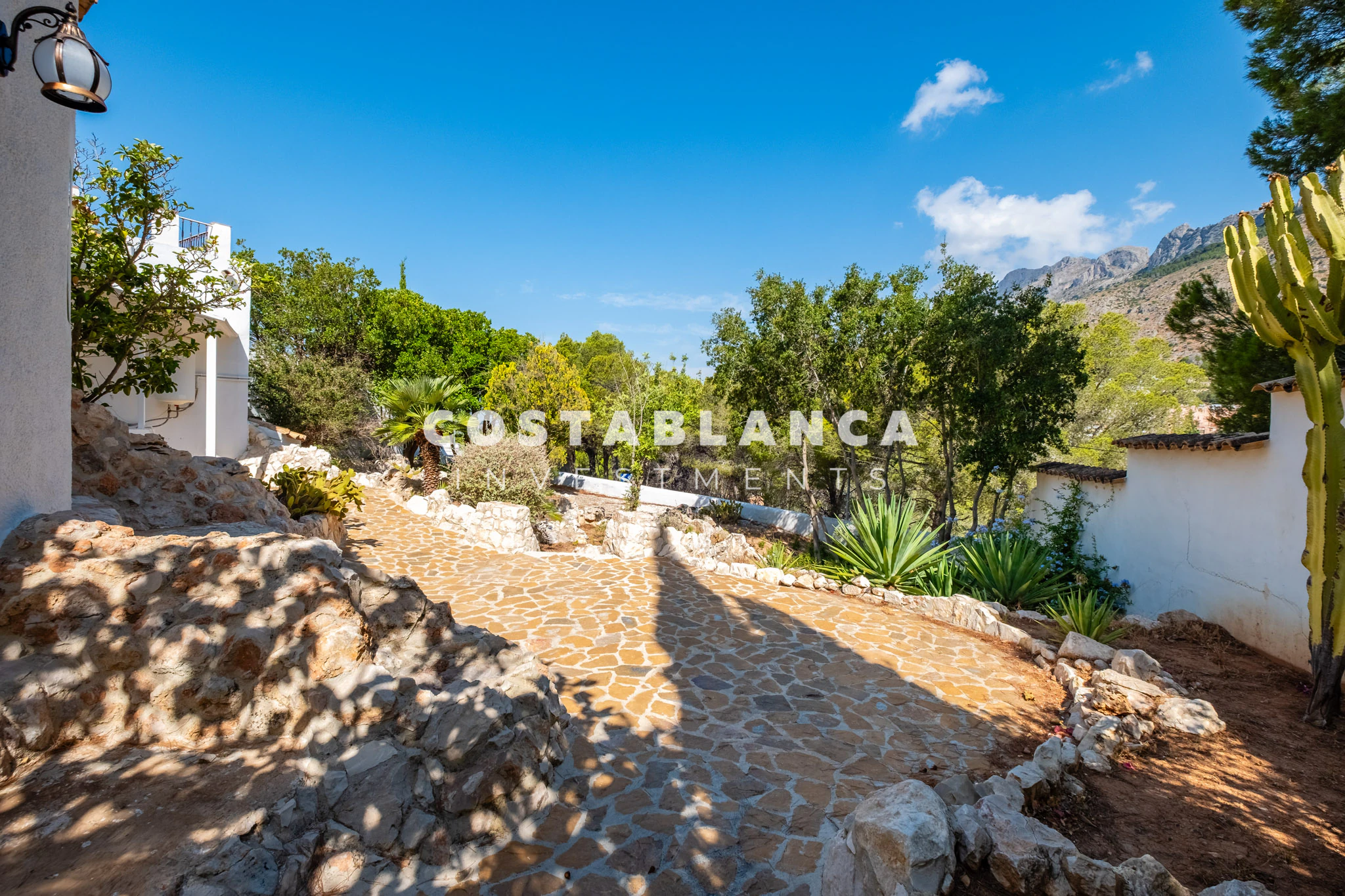 Luxury Sea View Villa with Independent Guest House  for Sale in Altea