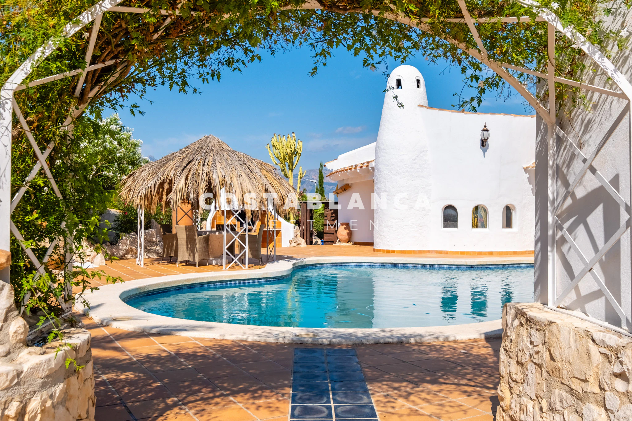 Luxury Sea View Villa with Independent Guest House  for Sale in Altea