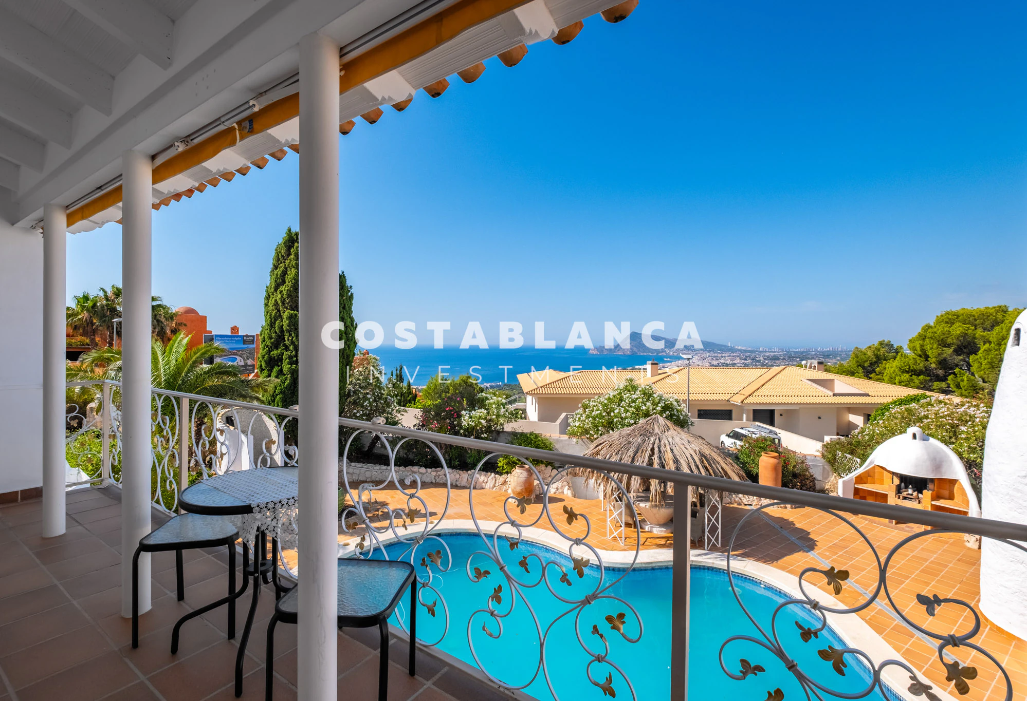 Luxury Sea View Villa with Independent Guest House  for Sale in Altea
