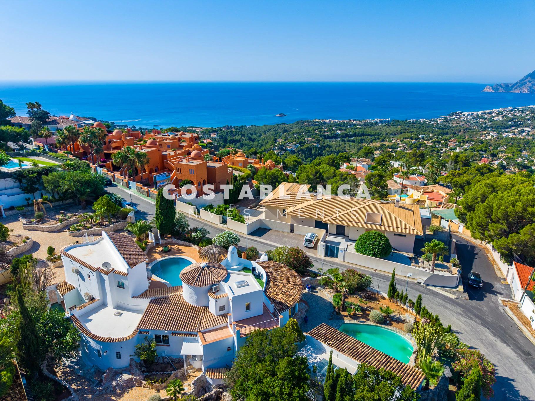 Luxury Sea View Villa with Independent Guest House  for Sale in Altea