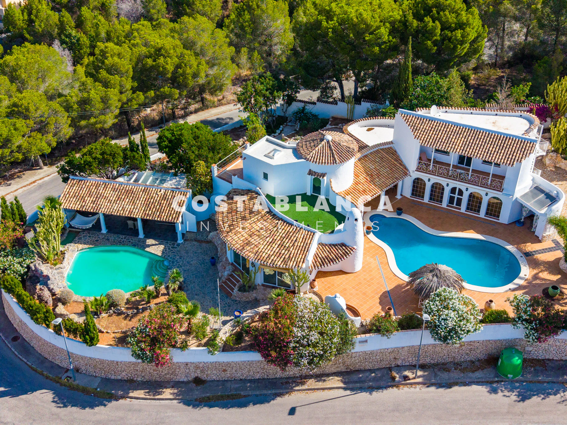 Luxury Sea View Villa with Independent Guest House  for Sale in Altea
