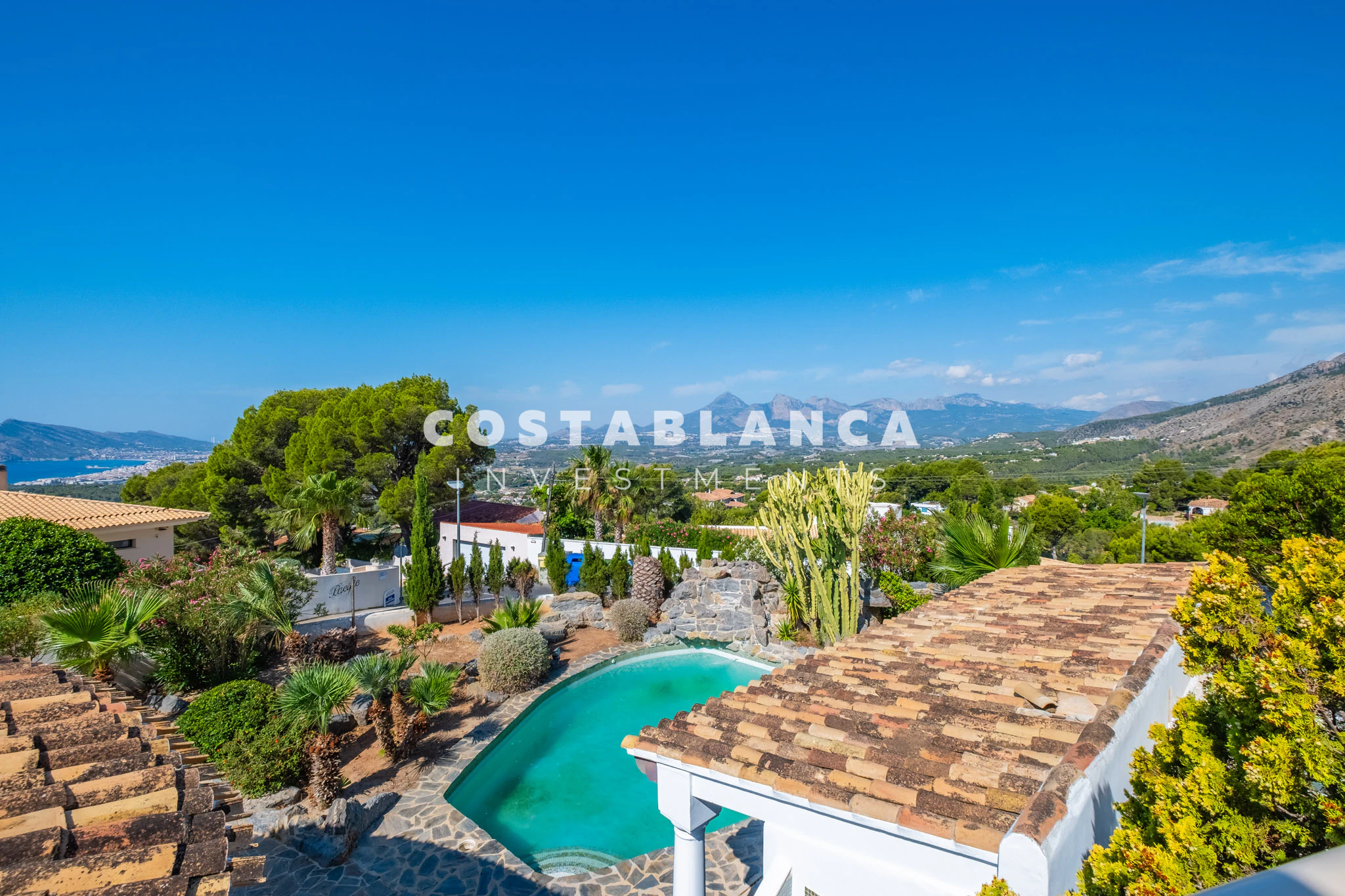 Luxury Sea View Villa with Independent Guest House  for Sale in Altea