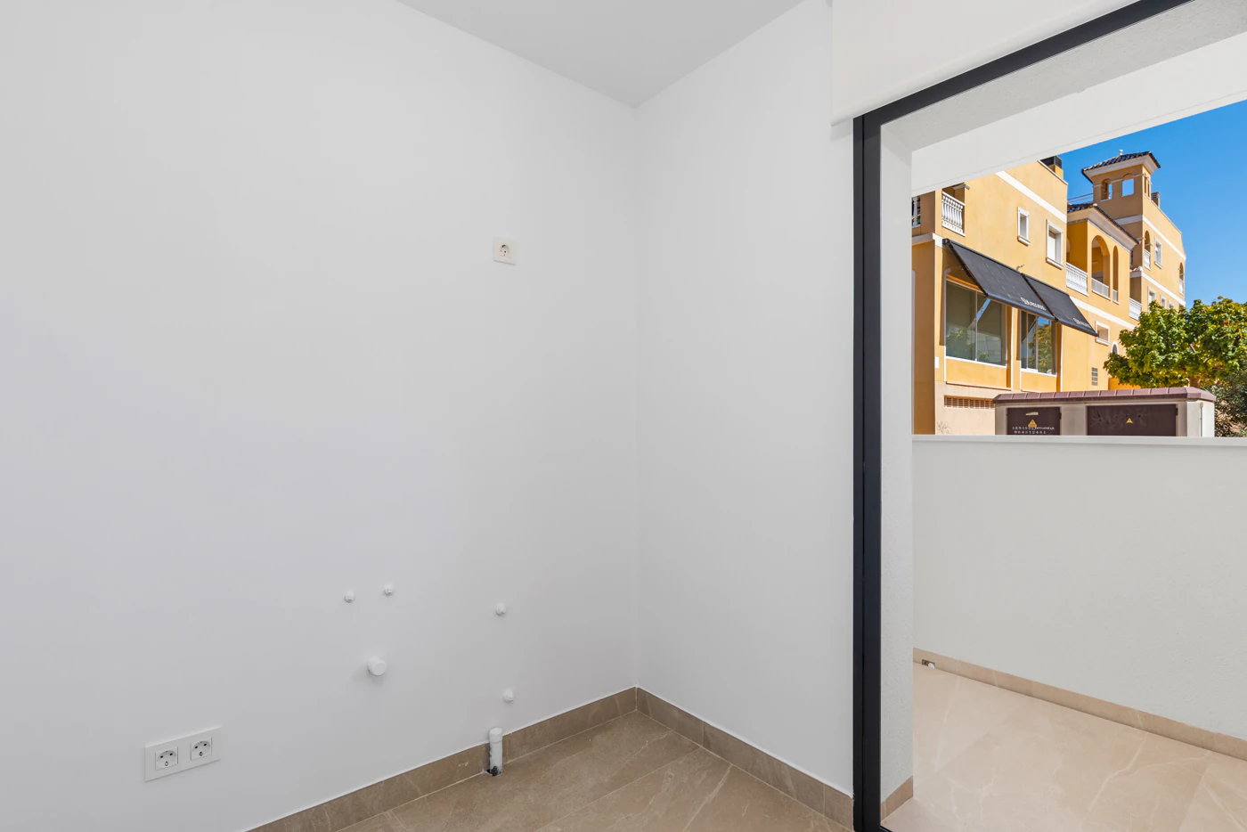 Villa for sale in Benijófar