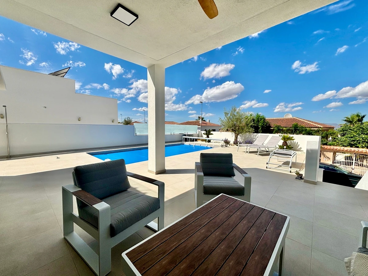 Villa for sale in Rojales