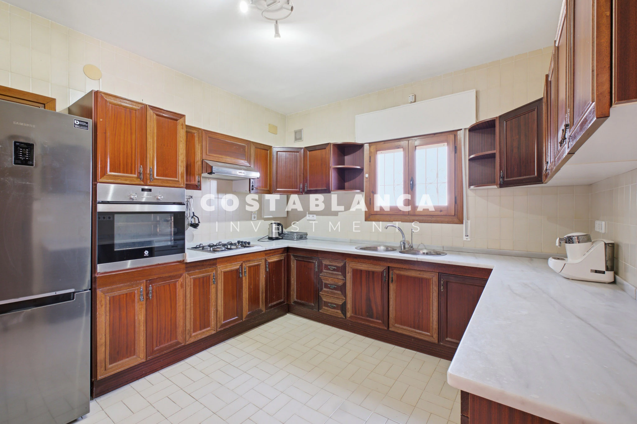 Mediterranean Style Villa 500 Metres from the Beach in Calpe