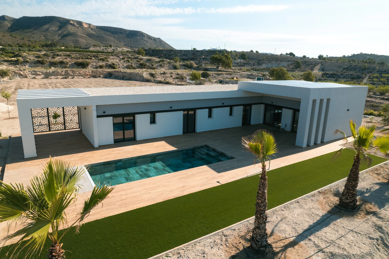Villa for sale in Pinoso
