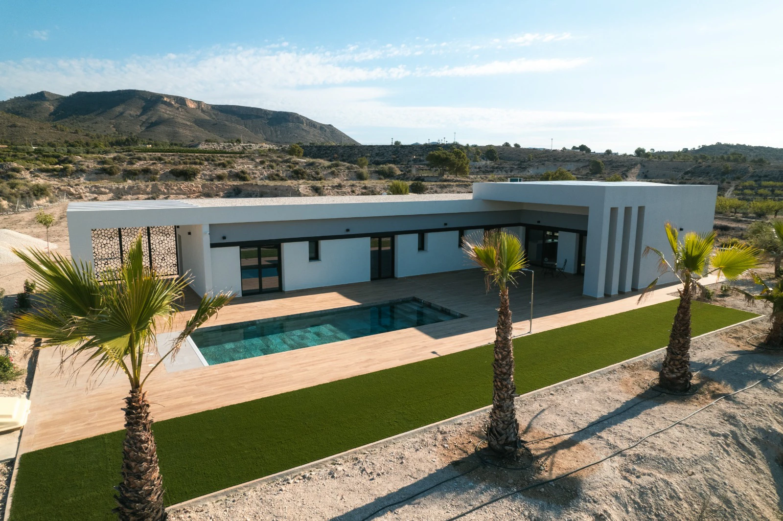 Villa for sale in Pinoso