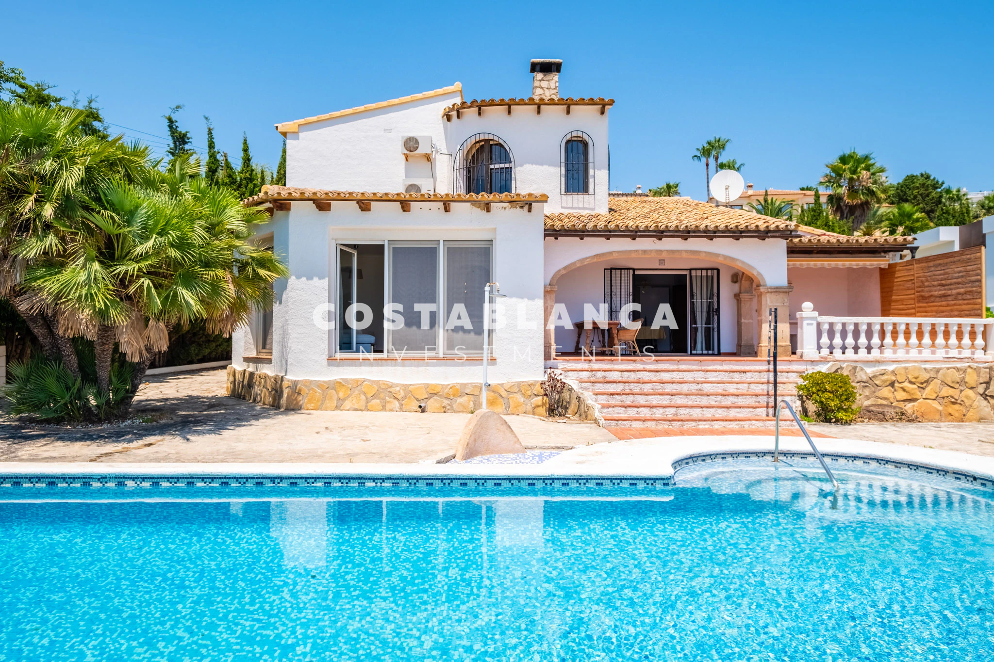 Mediterranean Style Villa 500 Metres from the Beach in Calpe