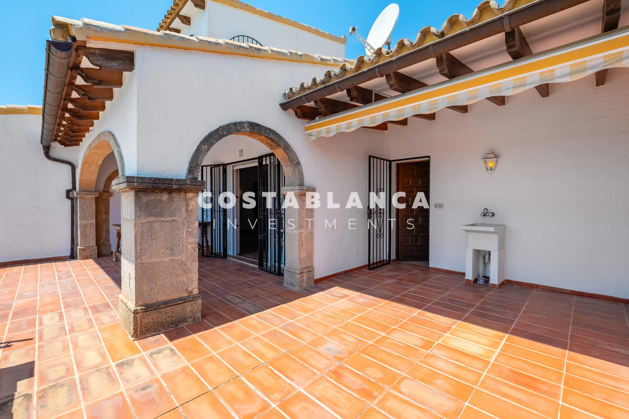 Mediterranean Style Villa 500 Metres from the Beach in Calpe
