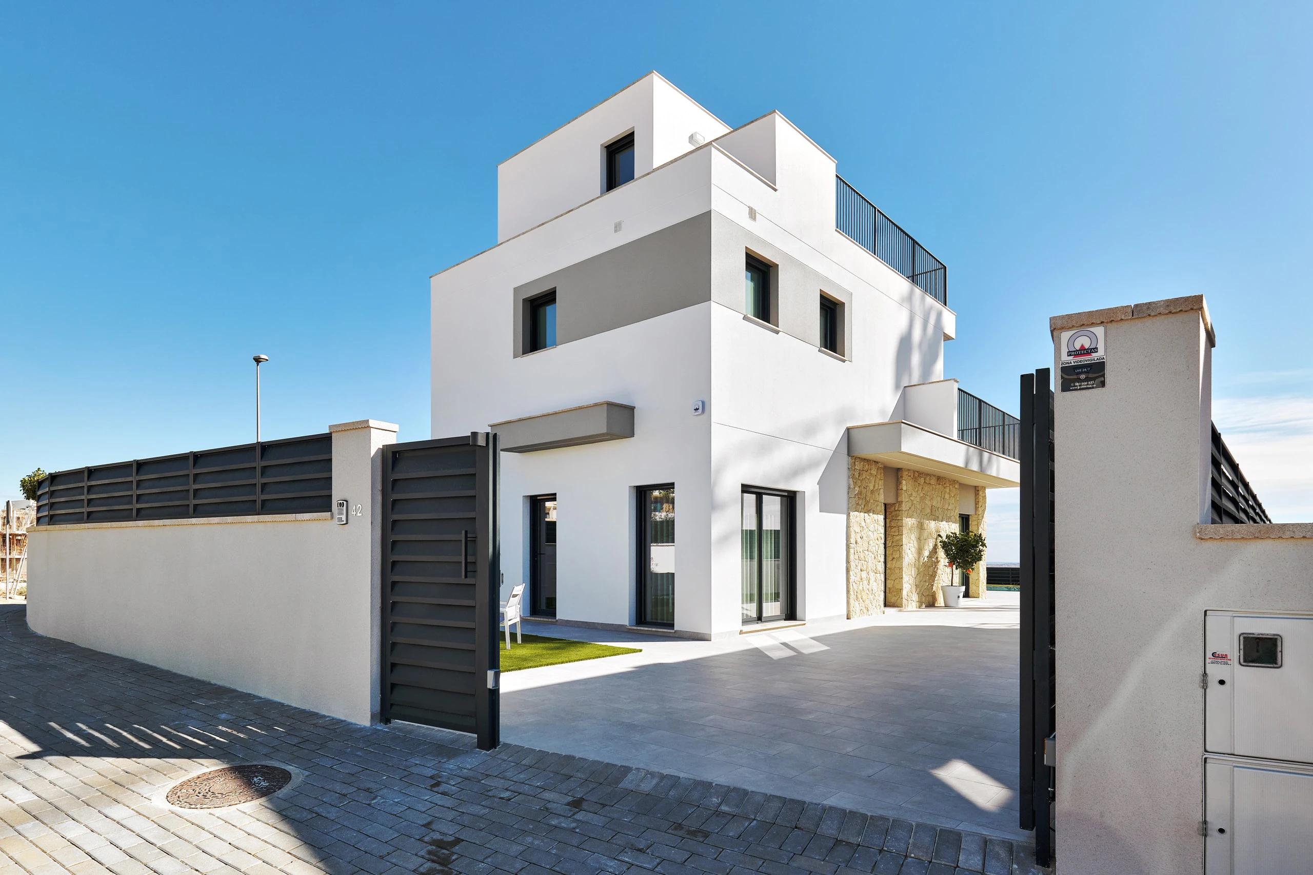 Villa for sale in San Miguel De Salinas