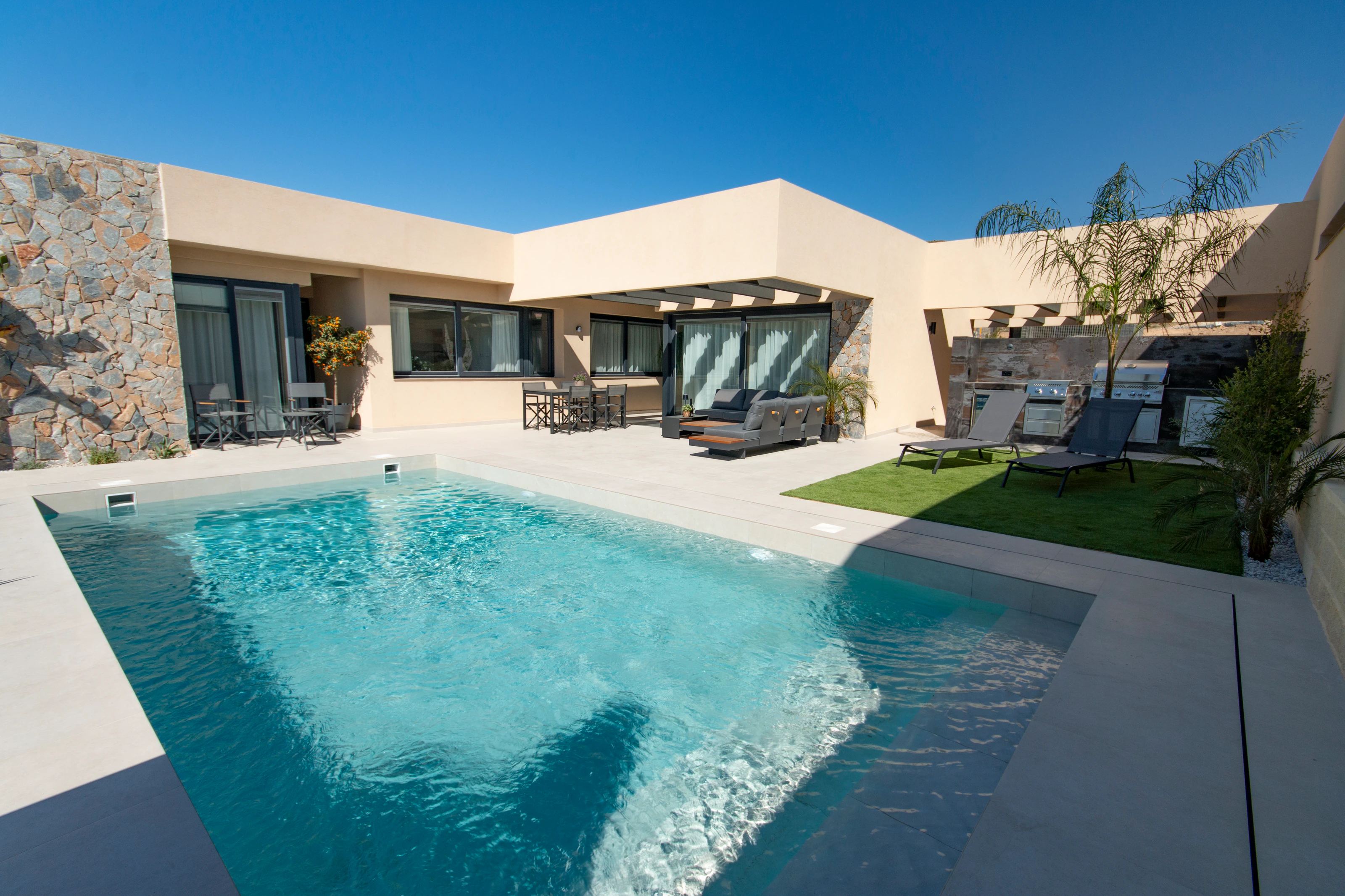 Villa for sale in Altaona Golf & Country Village
