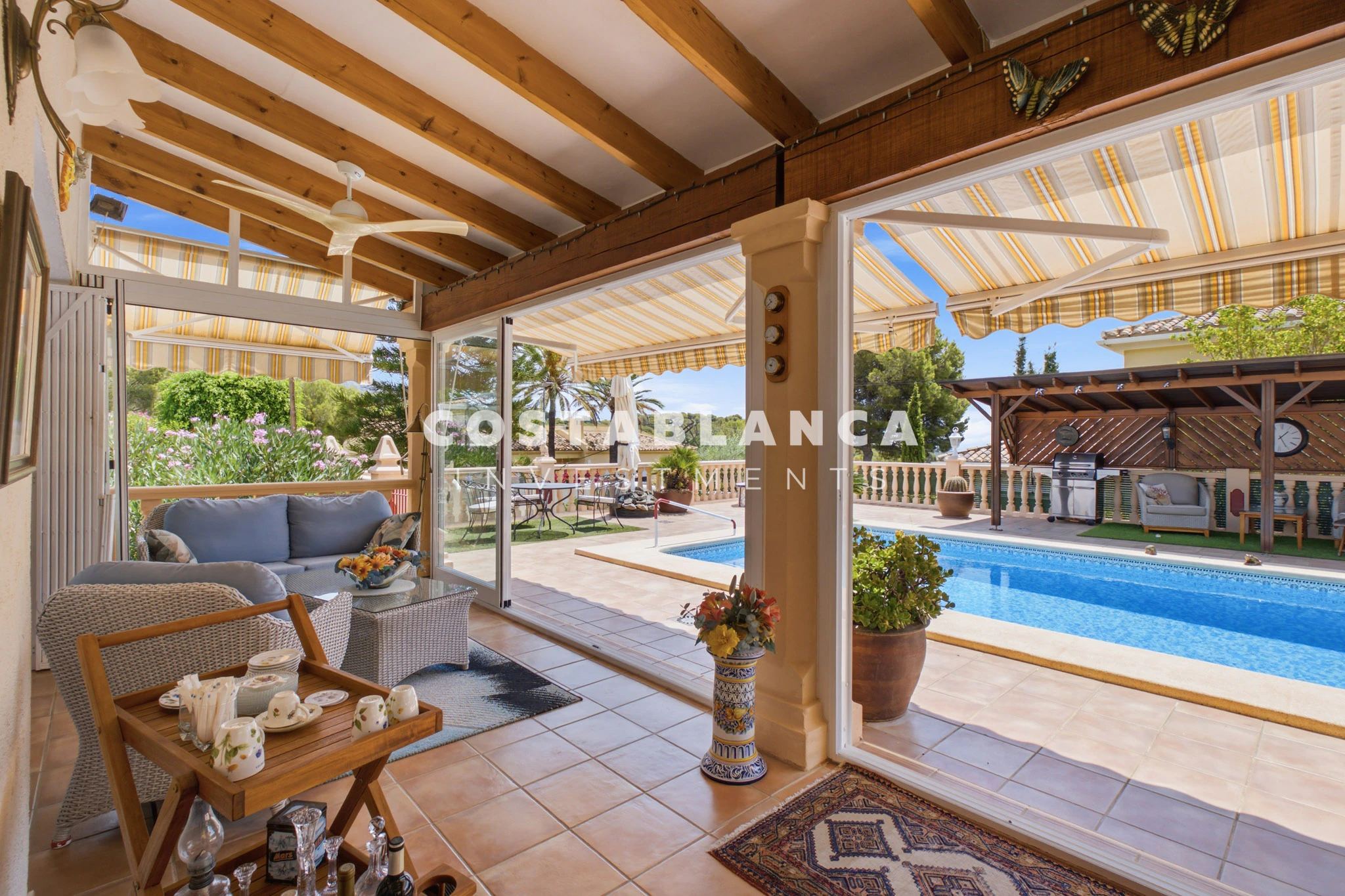 Beautiful Detached Villa with Private Pool in the Prestigious Santa Clara Residential Area