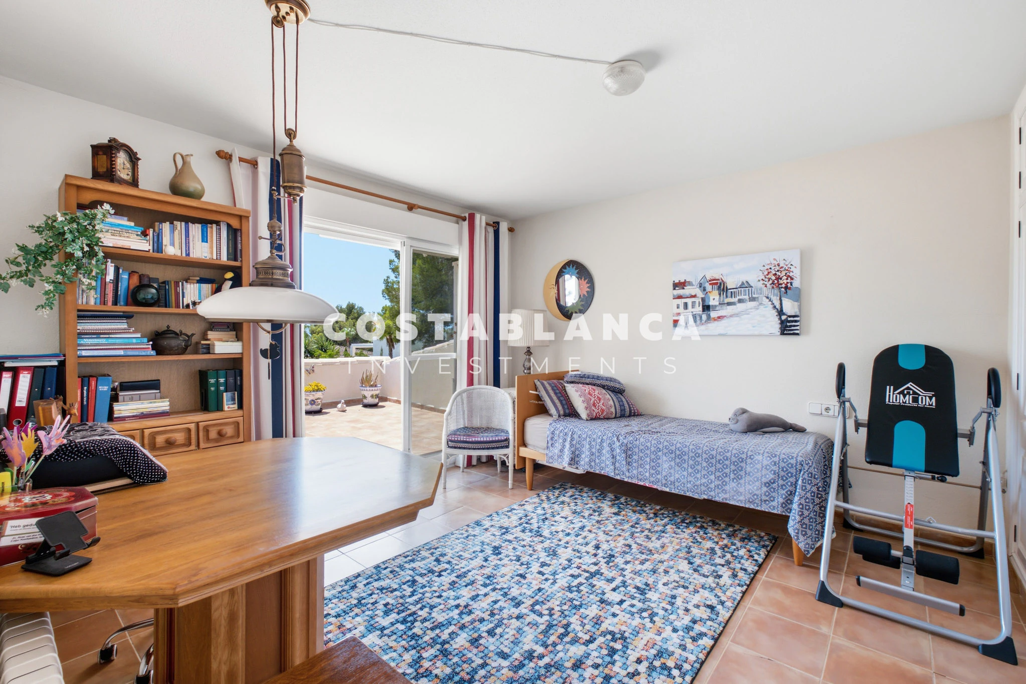Beautiful Detached Villa with Private Pool in the Prestigious Santa Clara Residential Area