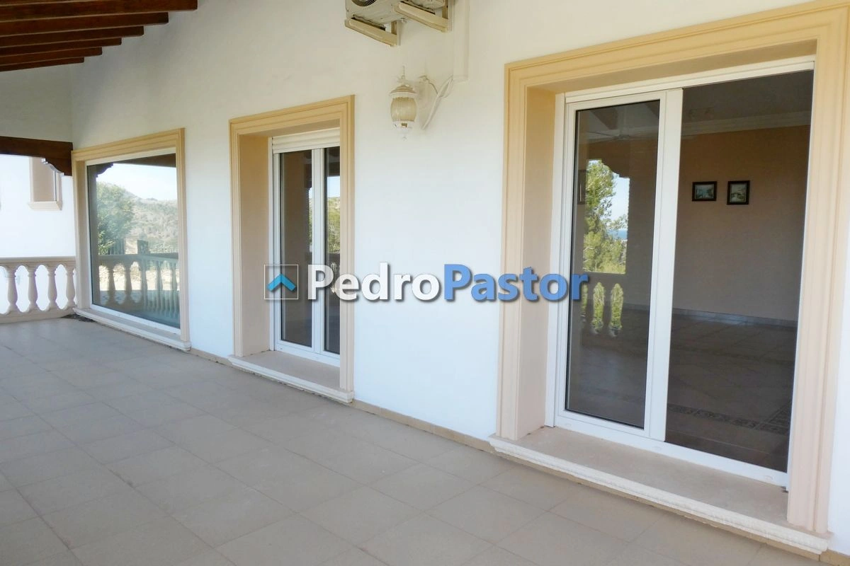 CH067 - Chalet independiente de 6 dormitorios en La Sella - Pedreguer