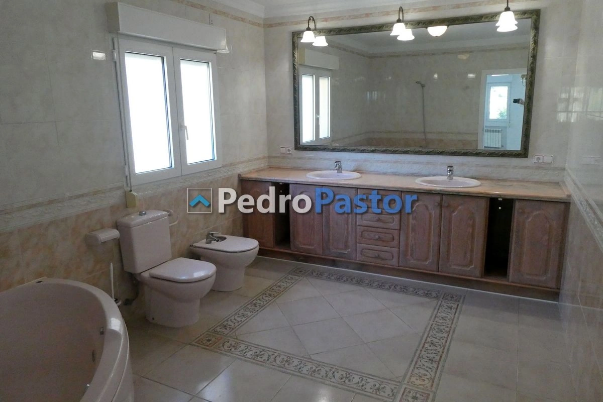 CH067 - Chalet independiente de 6 dormitorios en La Sella - Pedreguer