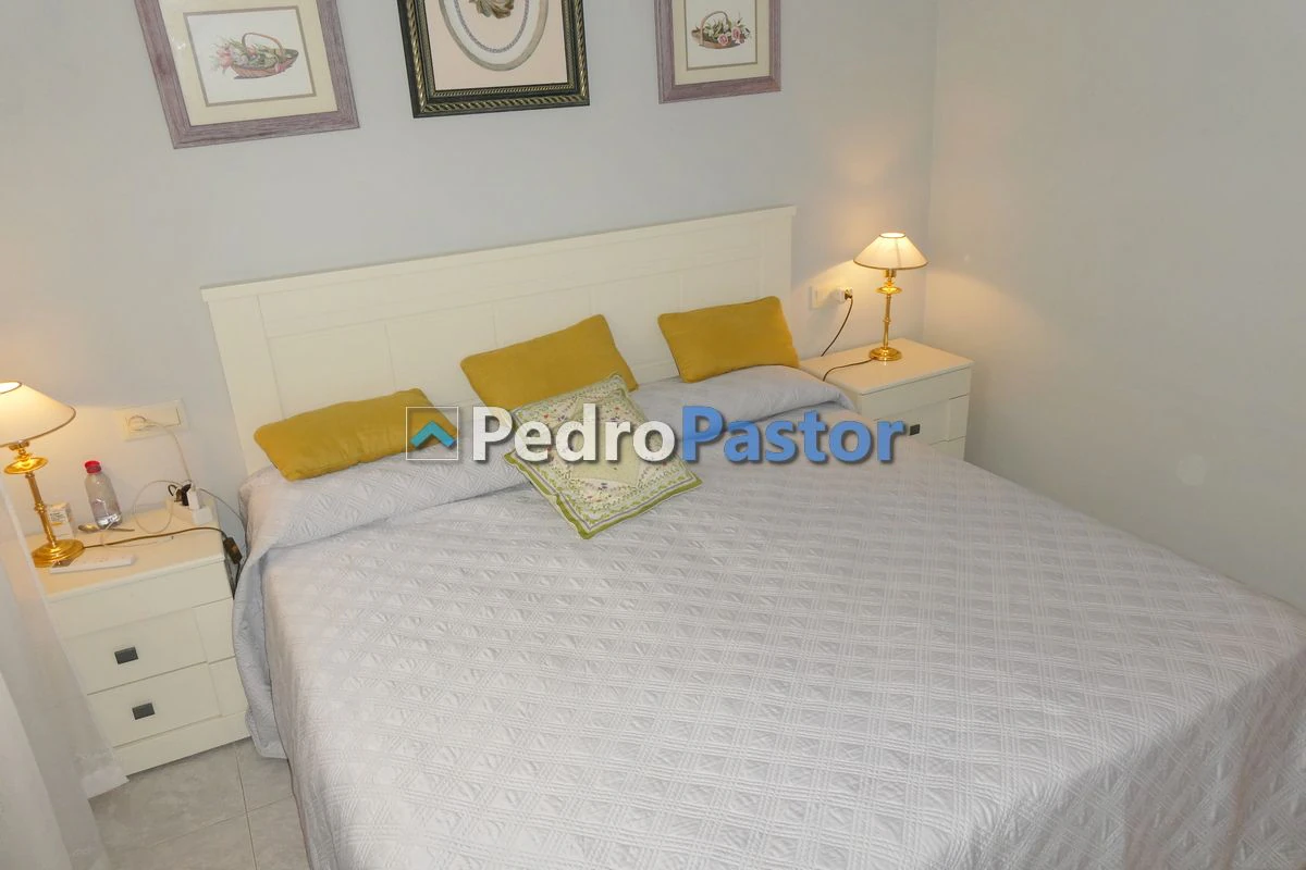 Apartamento de 3 dormitorios en 1ª línea de playa en el km 4 de Las Marinas en Dénia.
