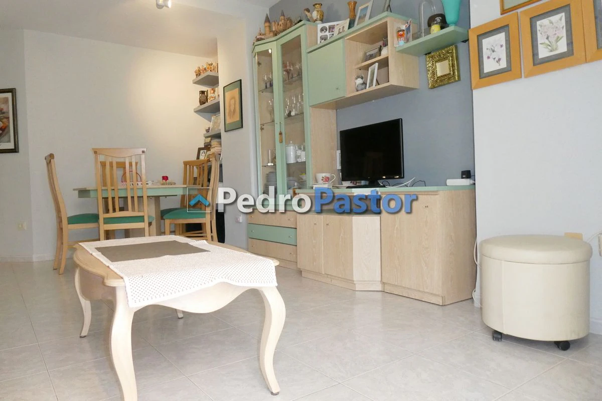 Apartamento de 3 dormitorios en 1ª línea de playa en el km 4 de Las Marinas en Dénia.