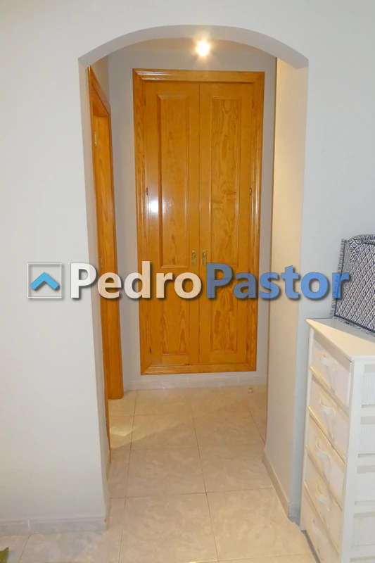 Apartamento de 3 dormitorios en 1ª línea de playa en el km 4 de Las Marinas en Dénia.
