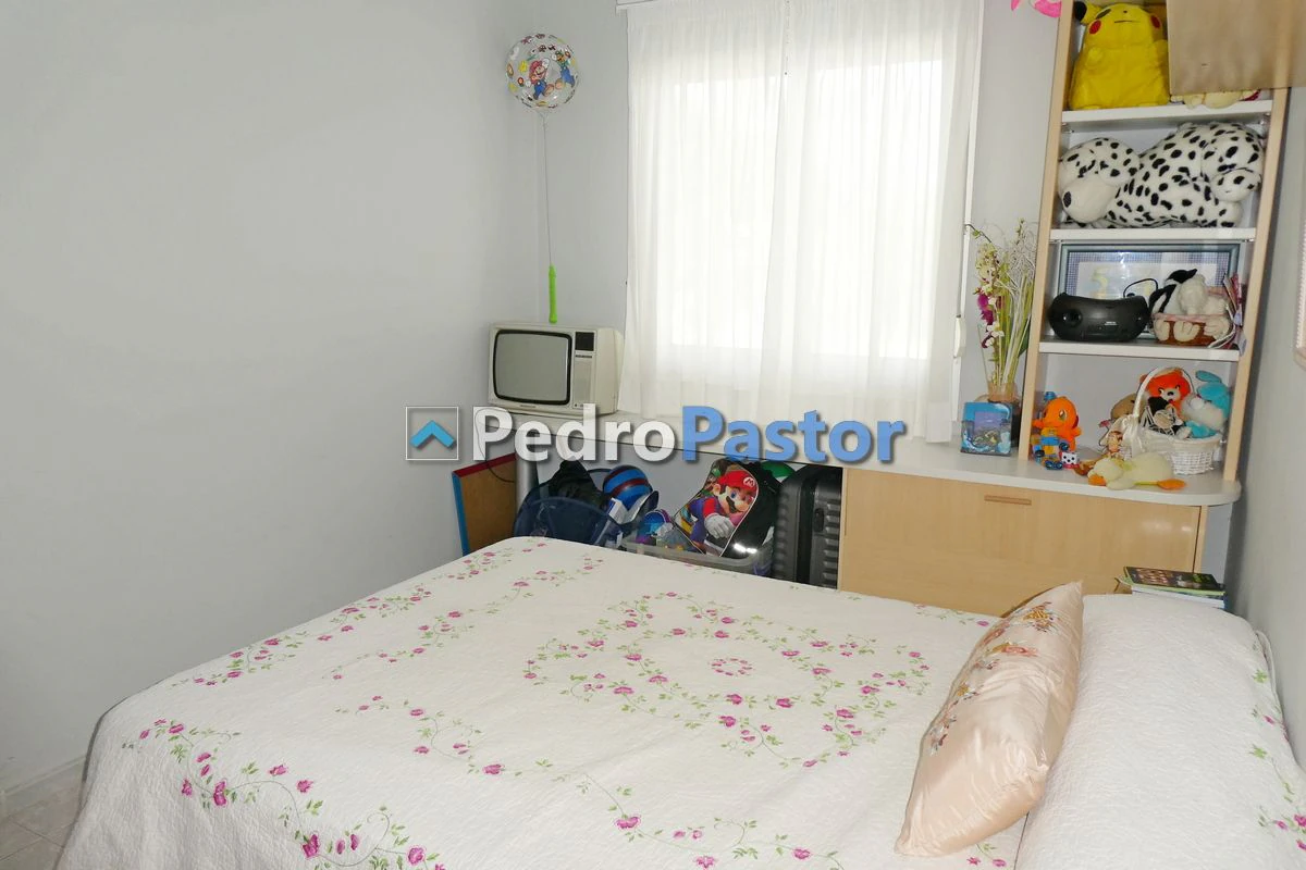 Apartamento de 3 dormitorios en 1ª línea de playa en el km 4 de Las Marinas en Dénia.